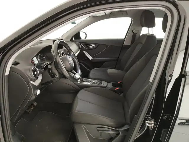 Audi Q2 view 9