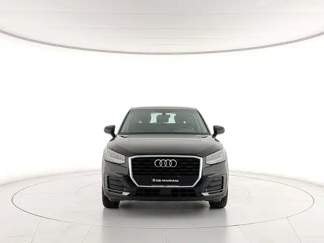 Audi Q2 view 8