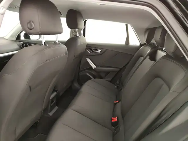 Audi Q2 view 10