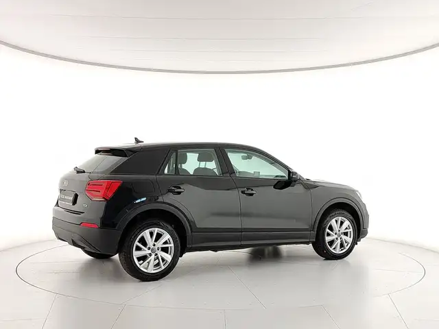 Audi Q2 view 5