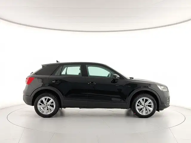Audi Q2 view 6
