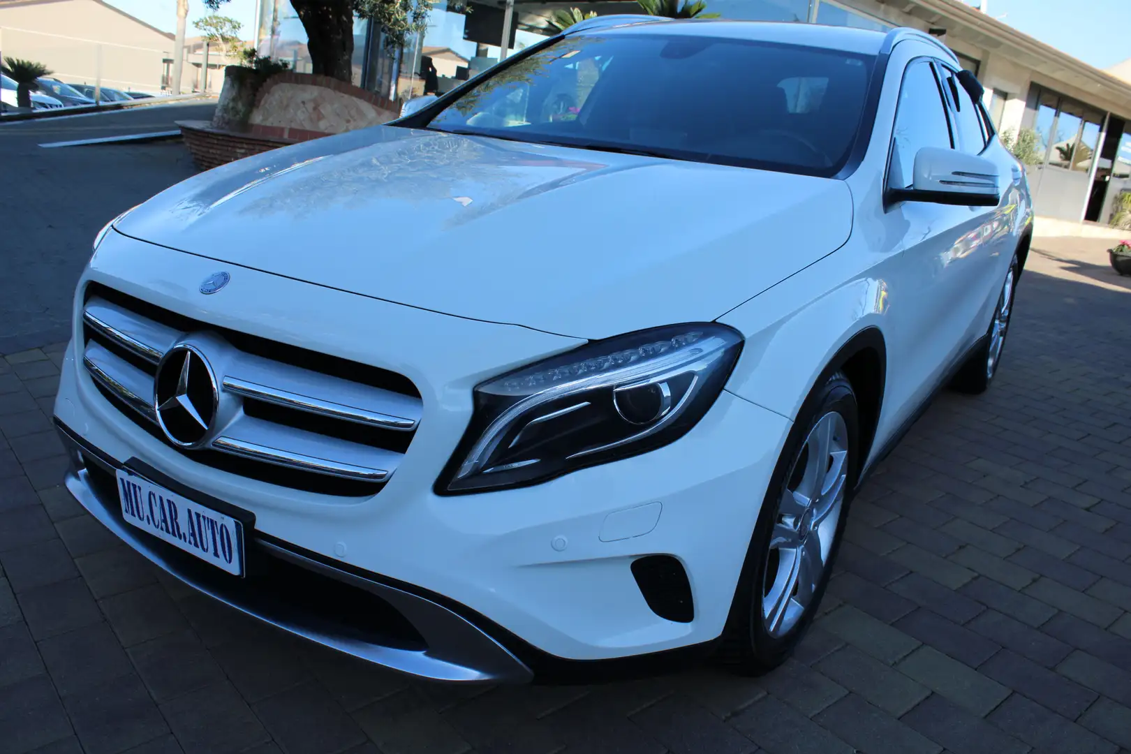 Mercedes-Benz GLA 200 GLA-X156 2014 d (cdi) premium auto Blanc - 1