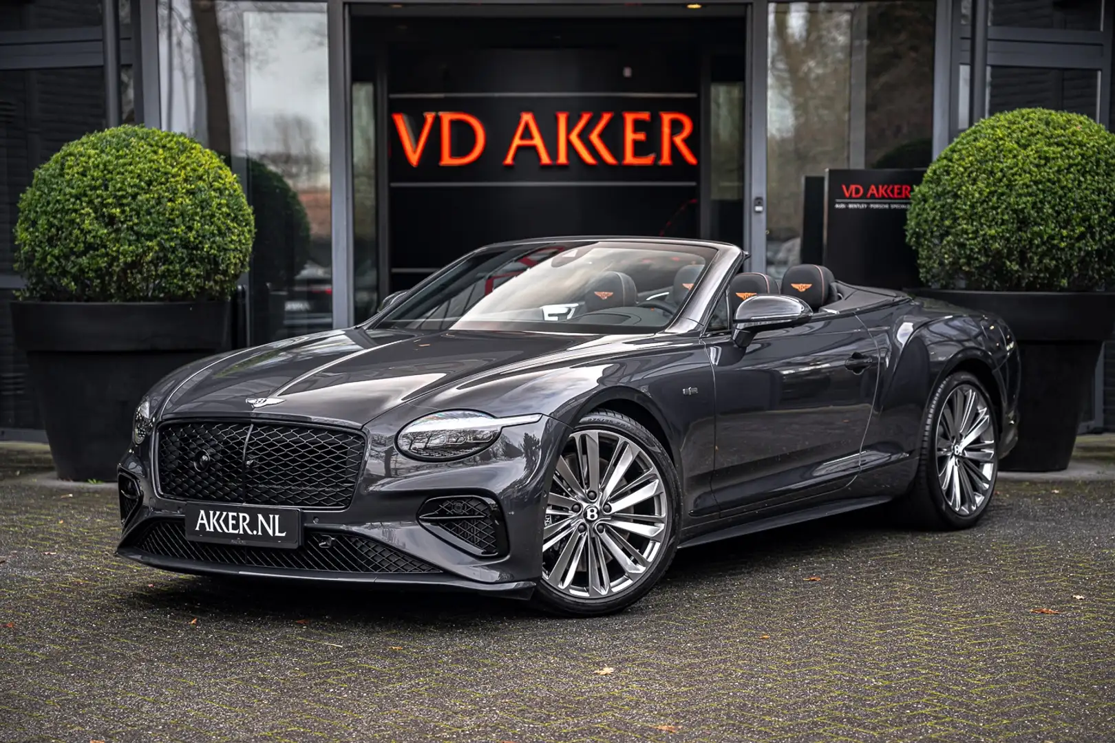 Bentley Continental GTC Speed 1st Edition | Blackline | Mulliner | Massage Grau - 1