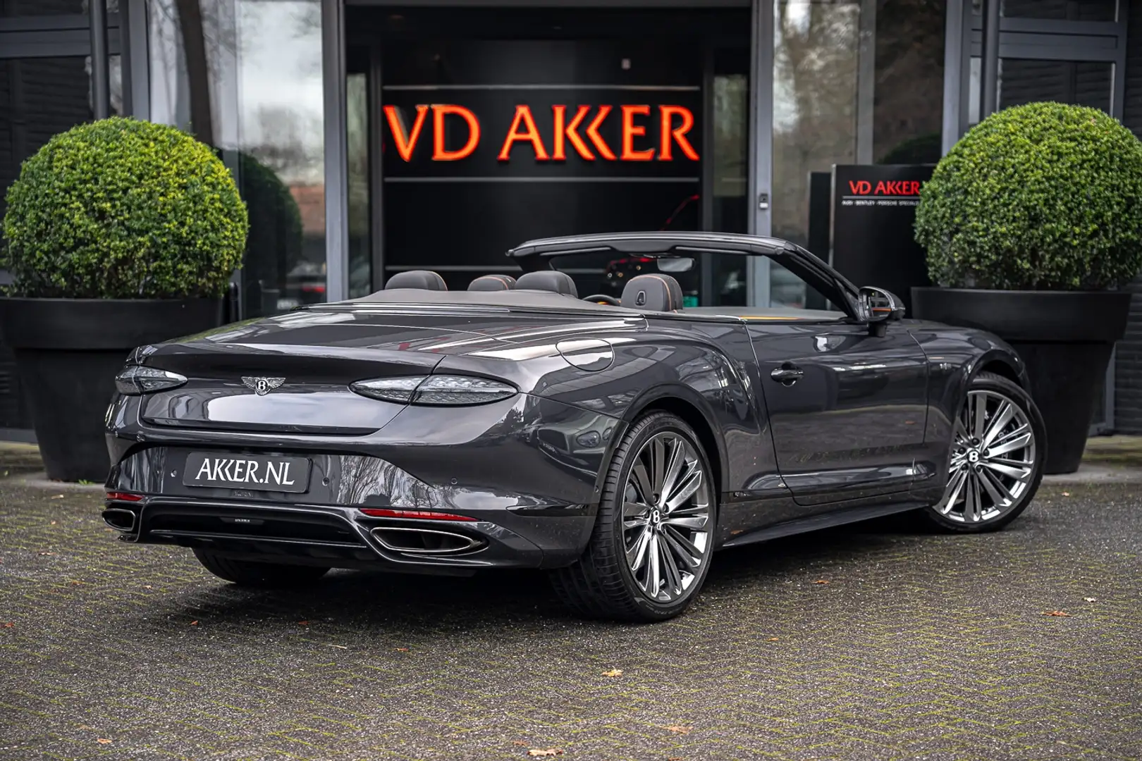 Bentley Continental GTC Speed 1st Edition | Blackline | Mulliner | Massage Grau - 2