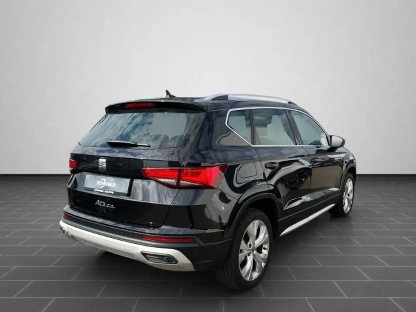 SEAT Ateca Xperience 2.0 TSI DSG 4Drive PANO SHZ ACC Schwarz - 2
