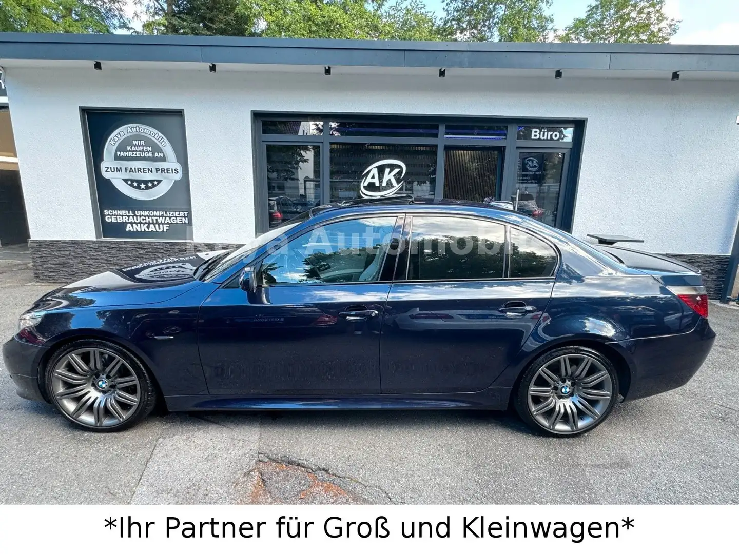 BMW 530 d Individual HUD ACC AHK Leder Amaturenbr Noir - 2