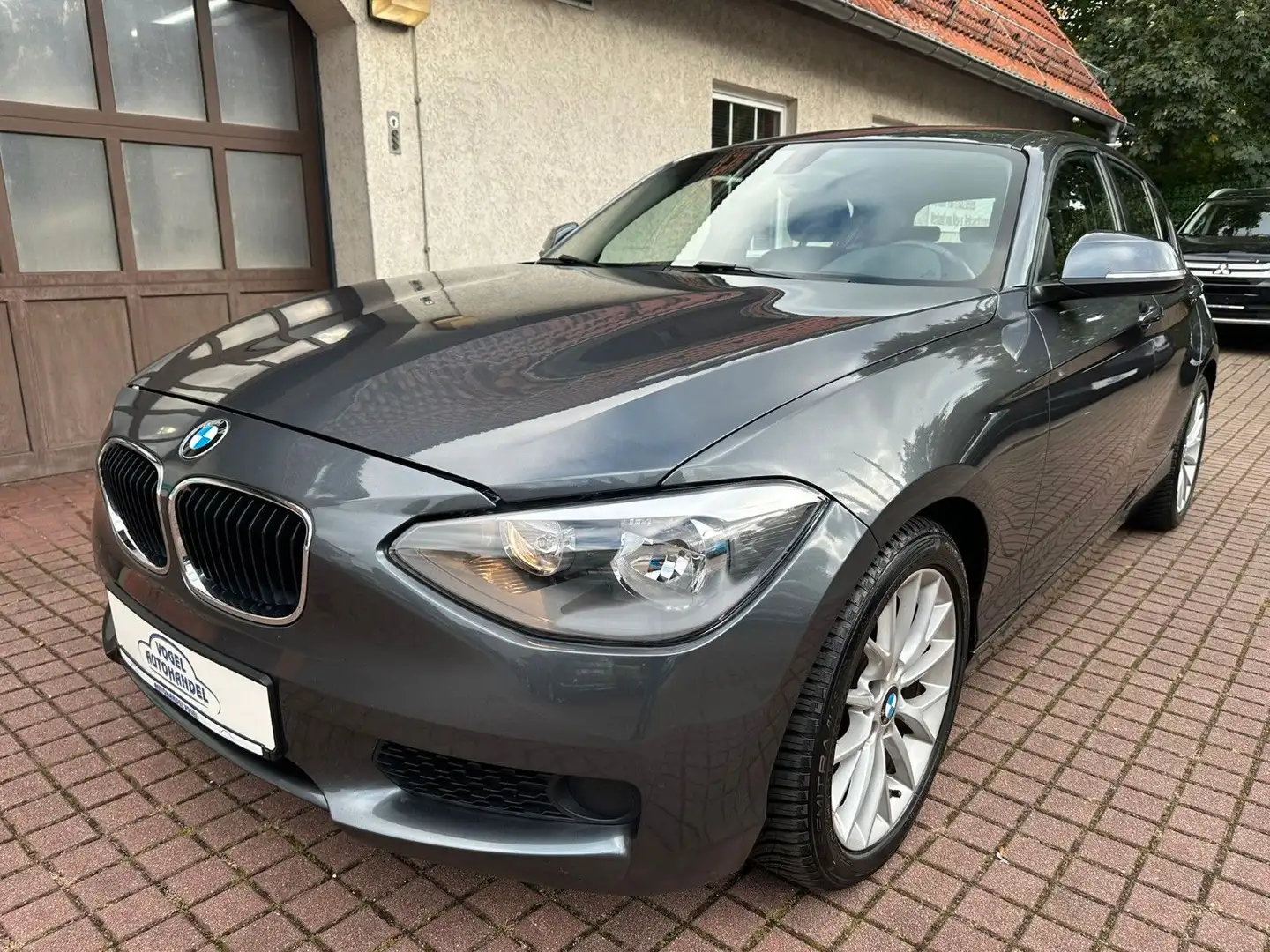 BMW 118 *SITZHZG*KLIMAUT.*TÜV NEU* Gris - 1