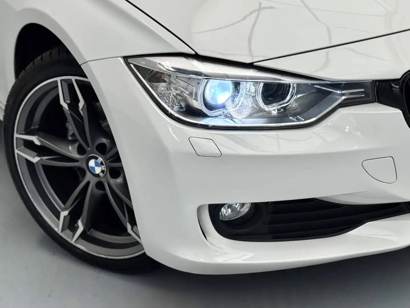BMW 316 3-serie 316i Executive Sport 2014, Xenon, 18", NL- Blanc - 2