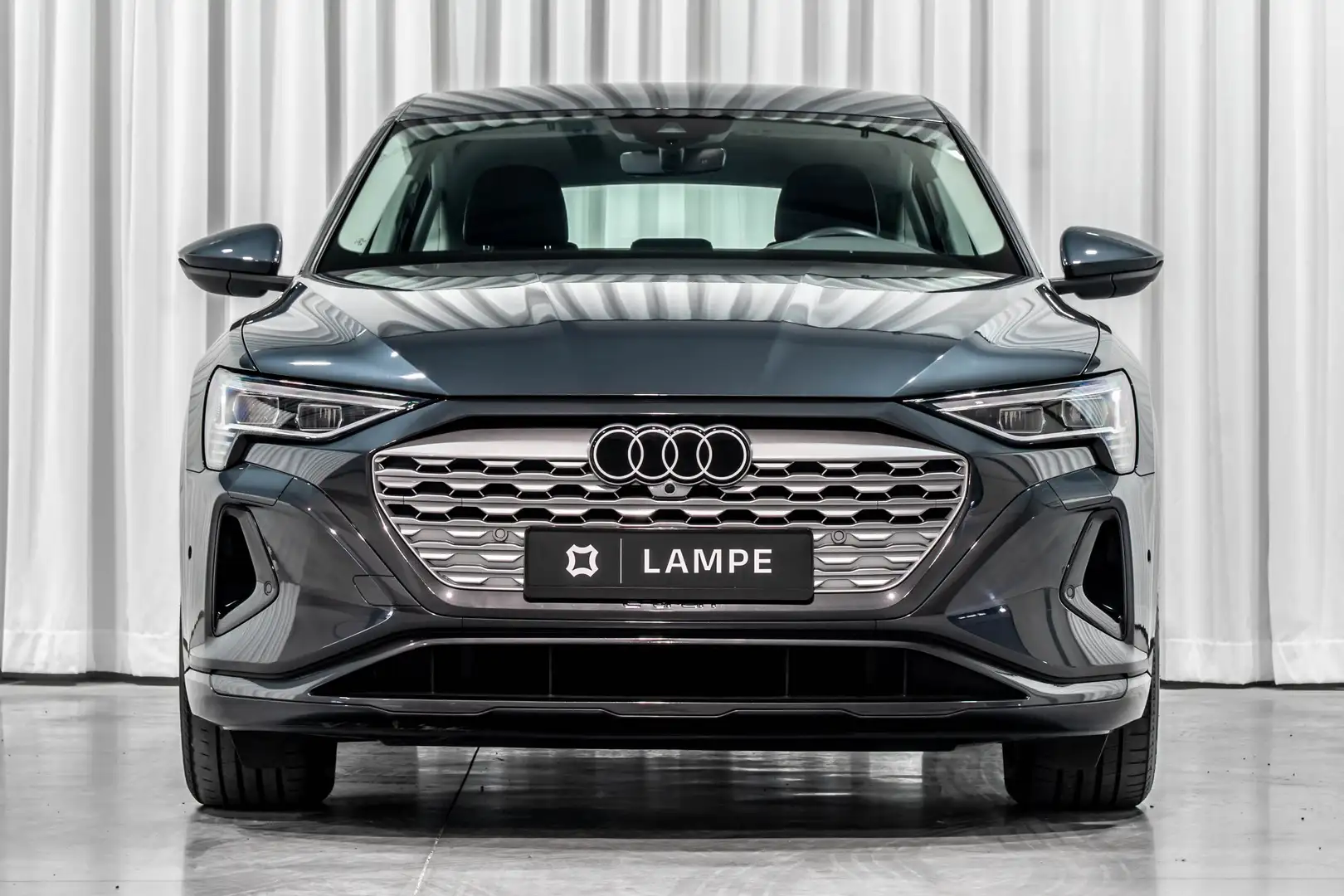 Audi Q8 e-tron 55 Quattro Sportback Luchtvering Camera Trekhaak Gris - 2