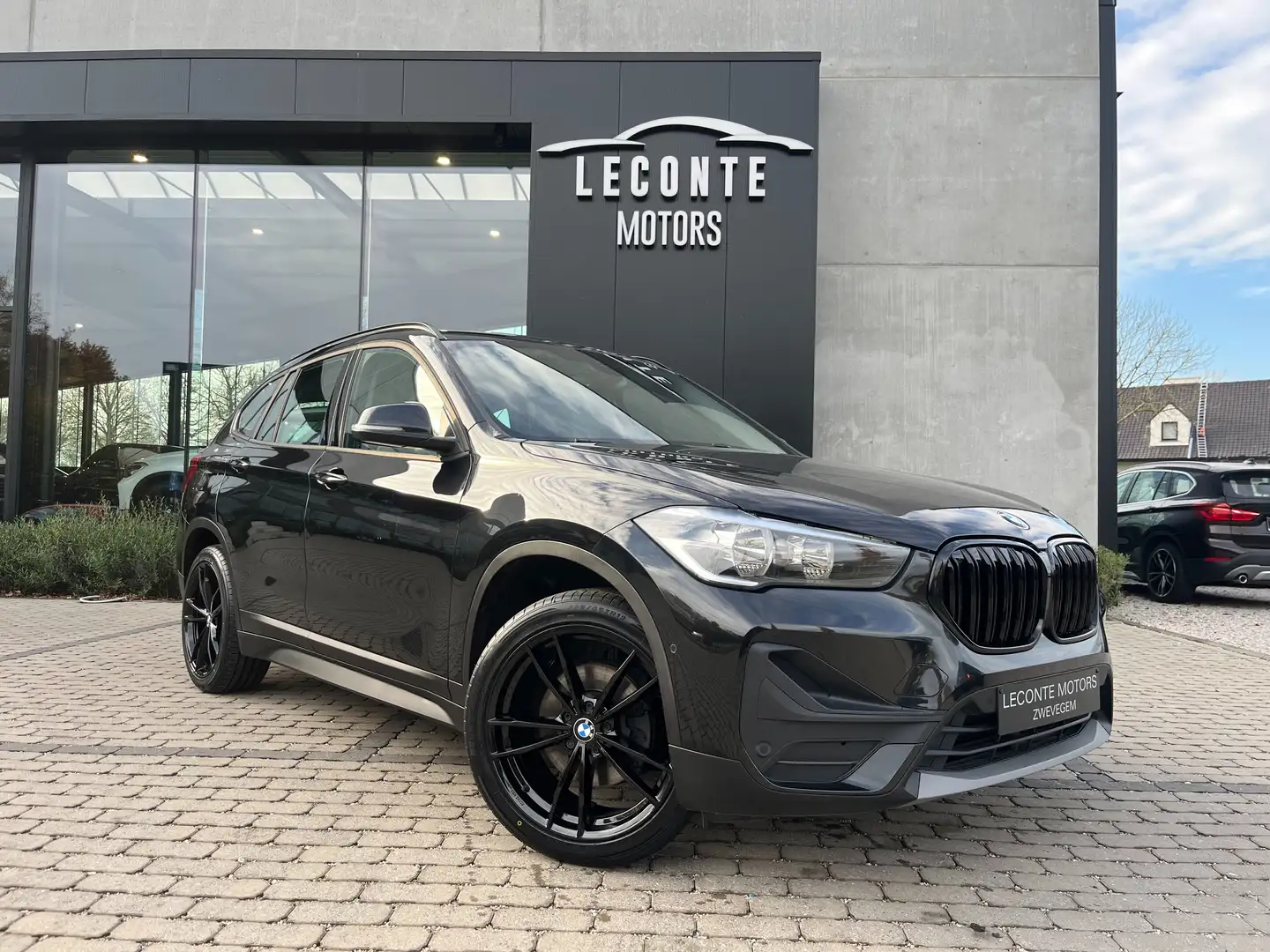 BMW X1 X1 sDrive18iA Leder/Navi-Pro/Carplay/Cruise/PDC... Noir - 1