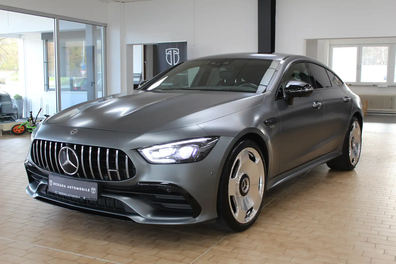 Mercedes-Benz AMG GT AMG GT 43 4Matic+ *Night-Paket *AMG Performance Grau - 2