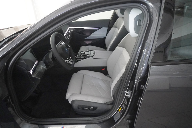 BMW 550 e xDrive — photo 5