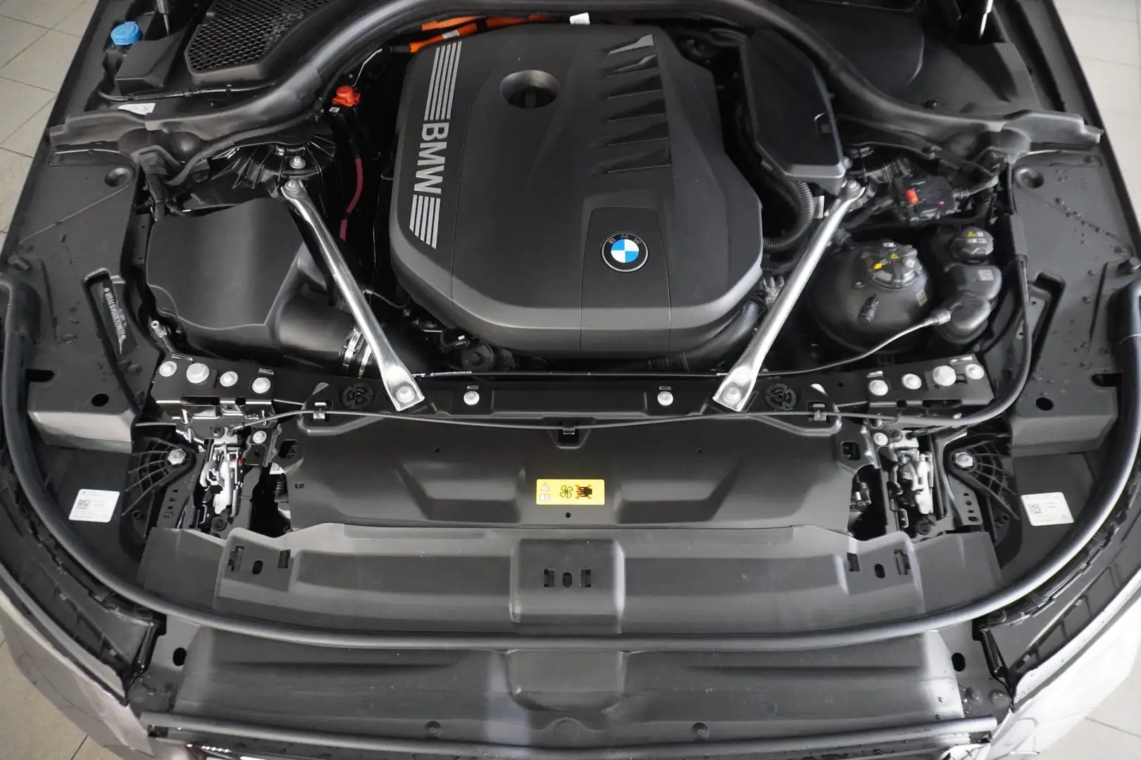 BMW 550 e xDrive Grau - 2