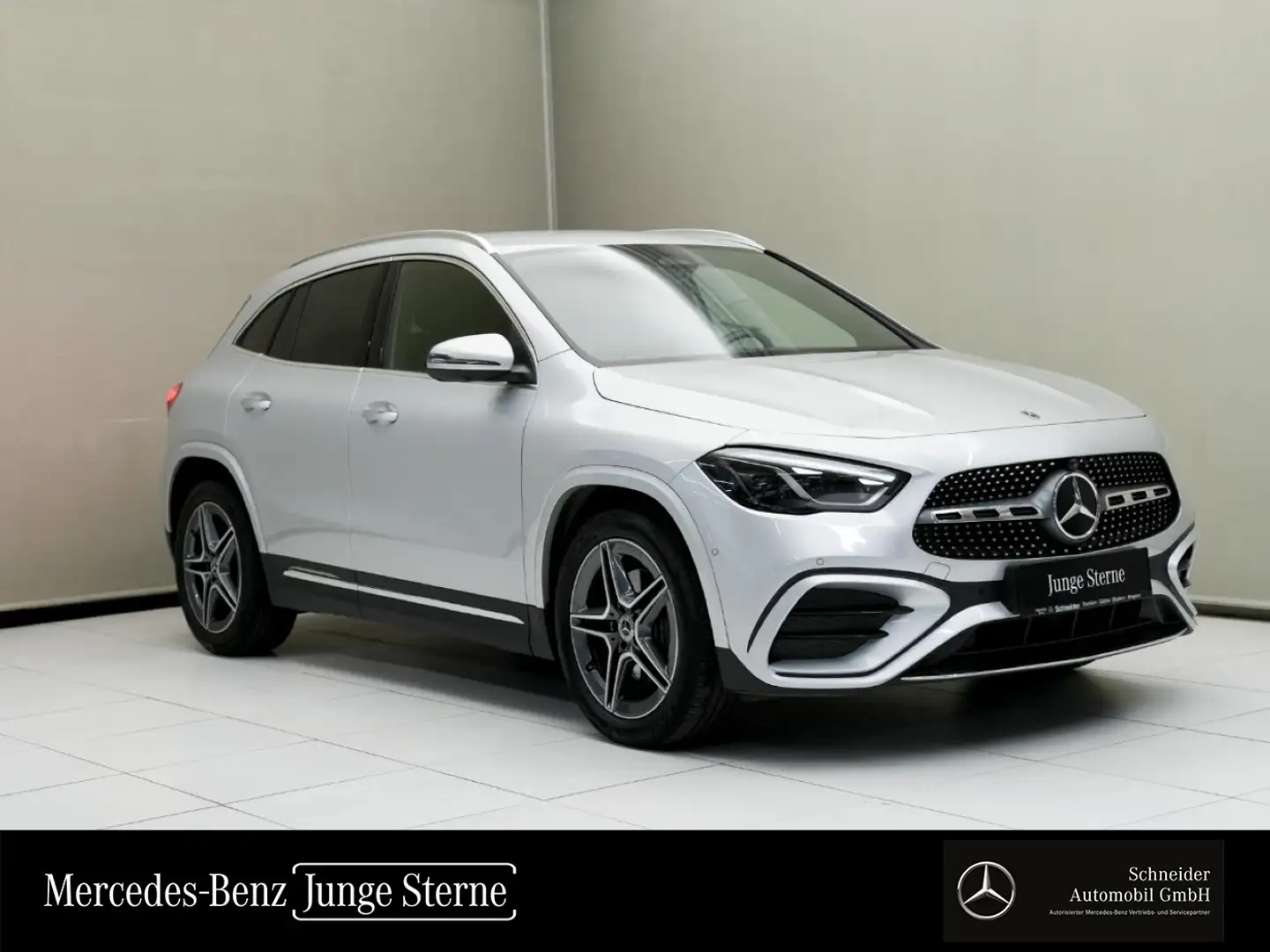 Mercedes-Benz GLA 200 d 4MATIC W-Paket Sport SpurW ParkAss. Silber - 1