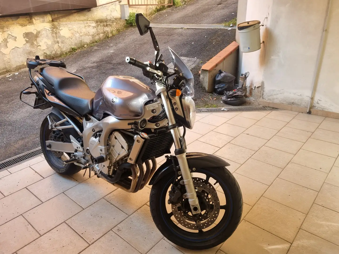 Yamaha FZ 6 Gri - 1