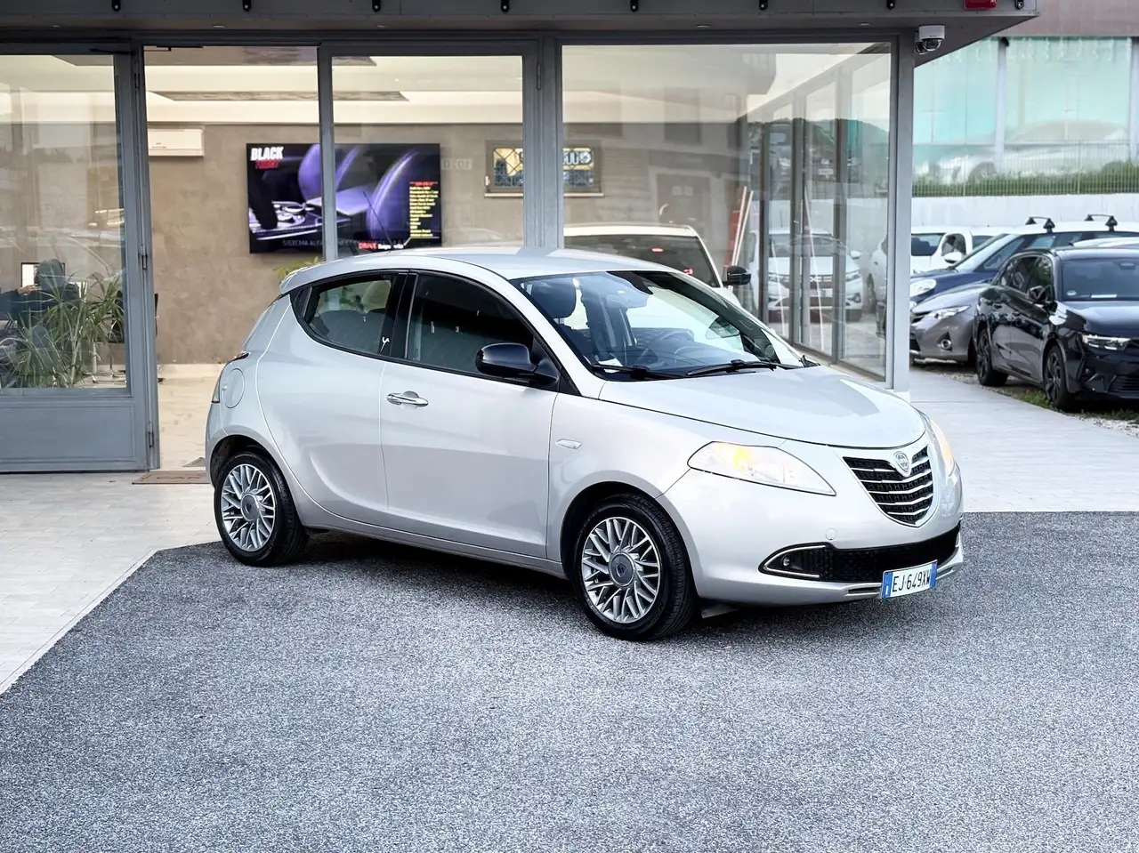 Lancia Ypsilon