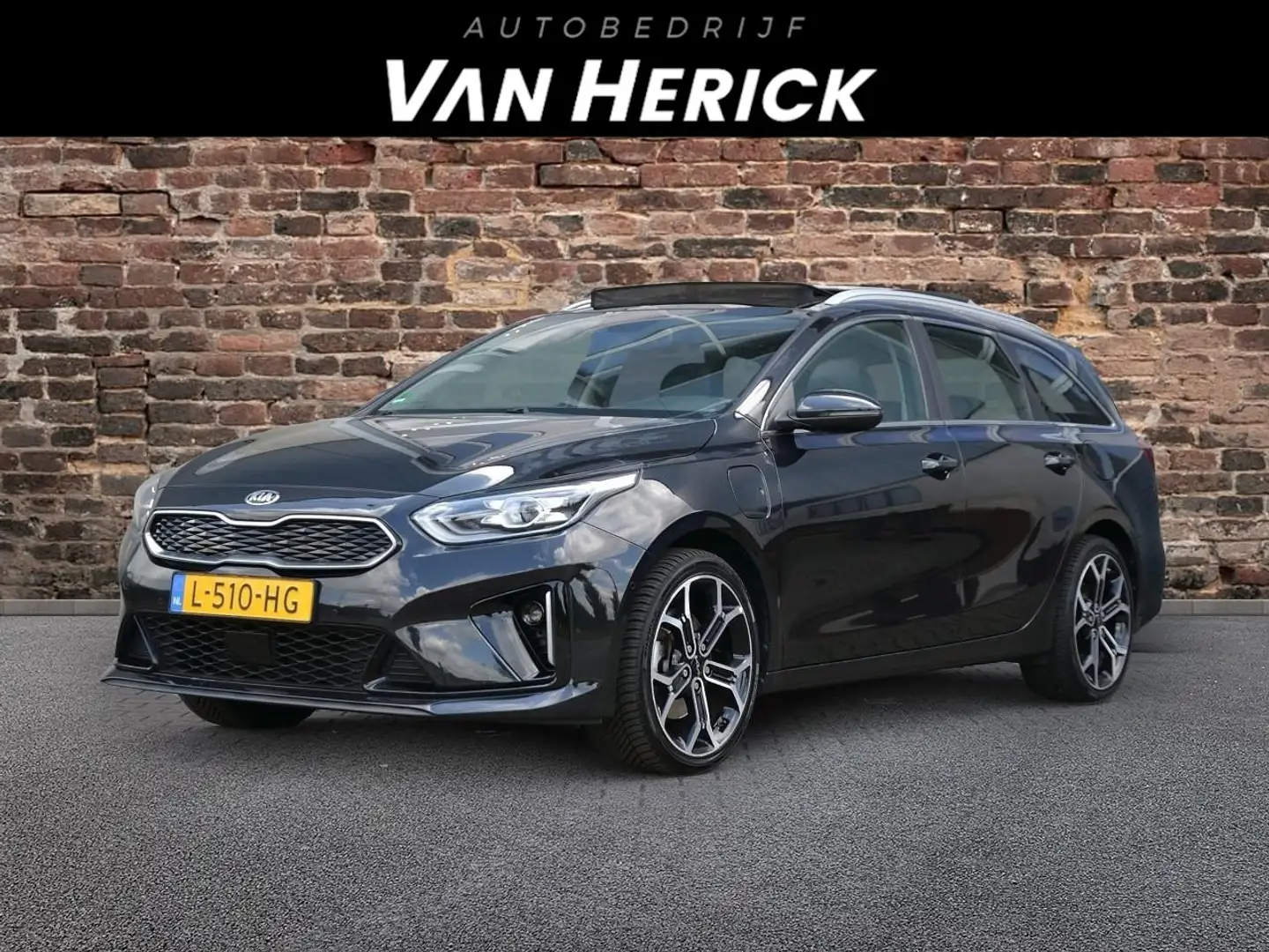 Kia Ceed SW / cee'd SW Sportswagon 1.6 GDI PHEV DynamicPlusLine Zwart - 1