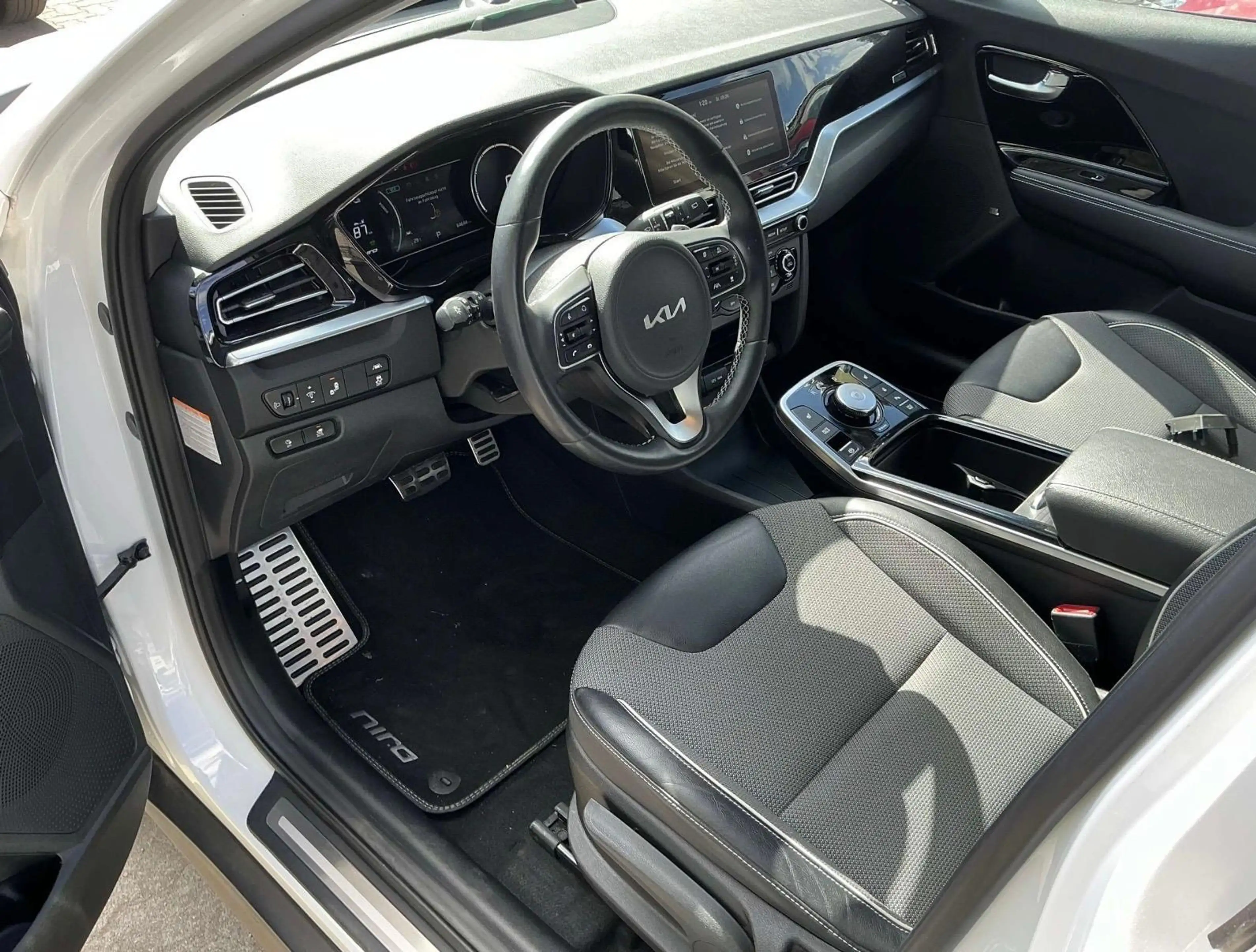 Kia e-Niro DynamicPlus 64 kWh JBL l ACC l CAMERA l SoH 99% — photo 3