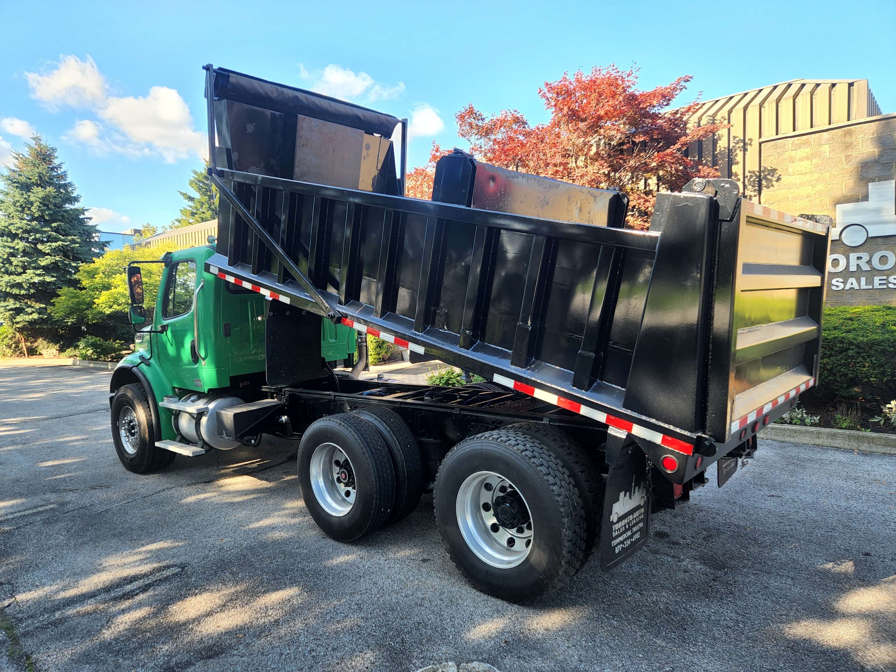 2011 Freightliner M2