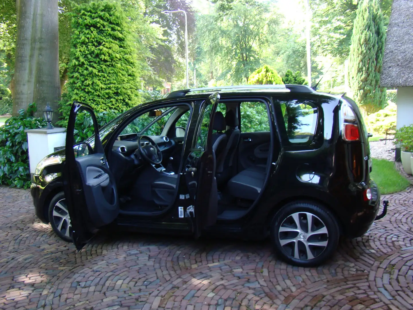Citroen C3 Picasso 1.4 VTi Tendance Schwarz - 2
