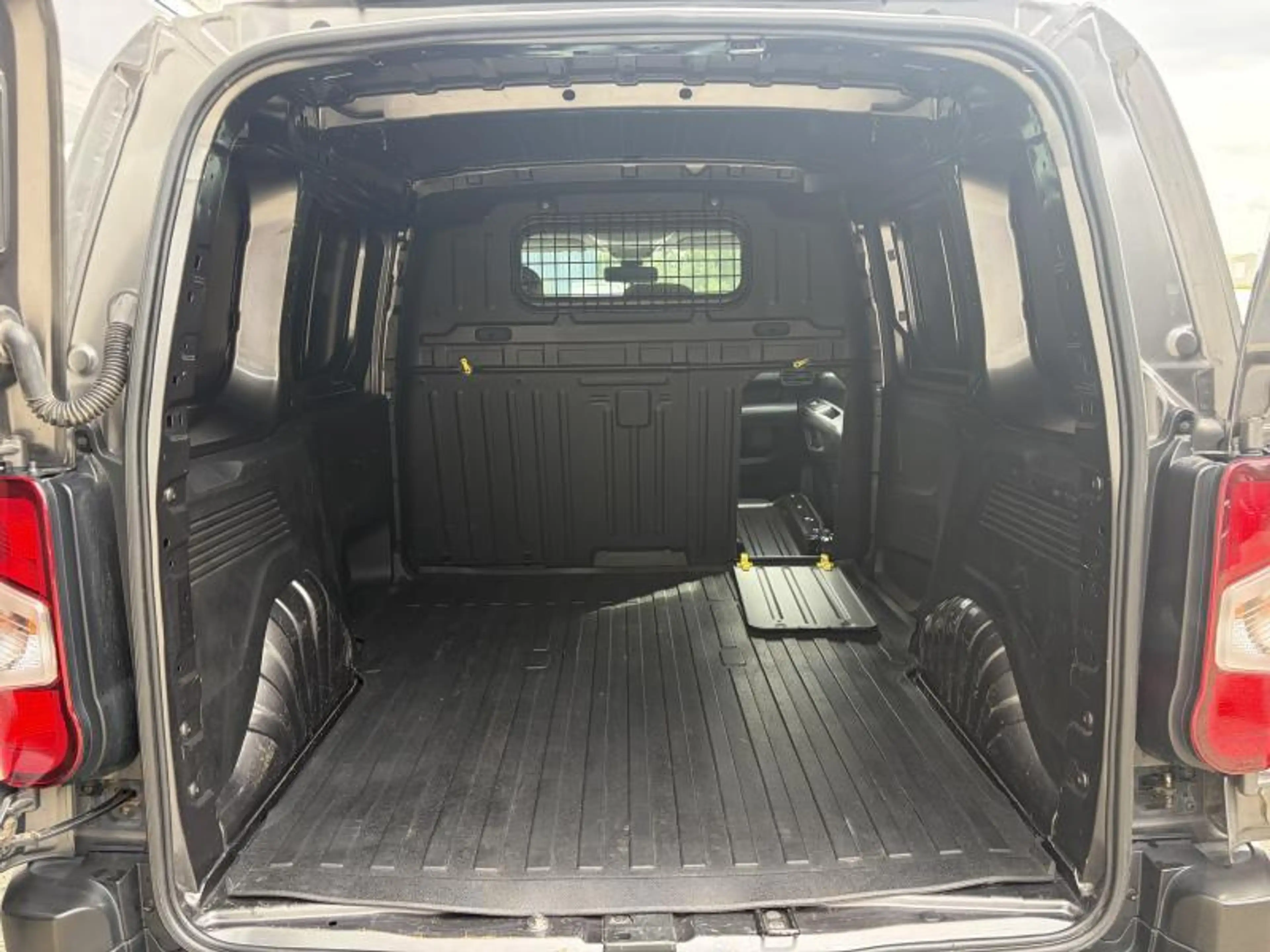 Peugeot Partner Comfort L1H1 — photo 9