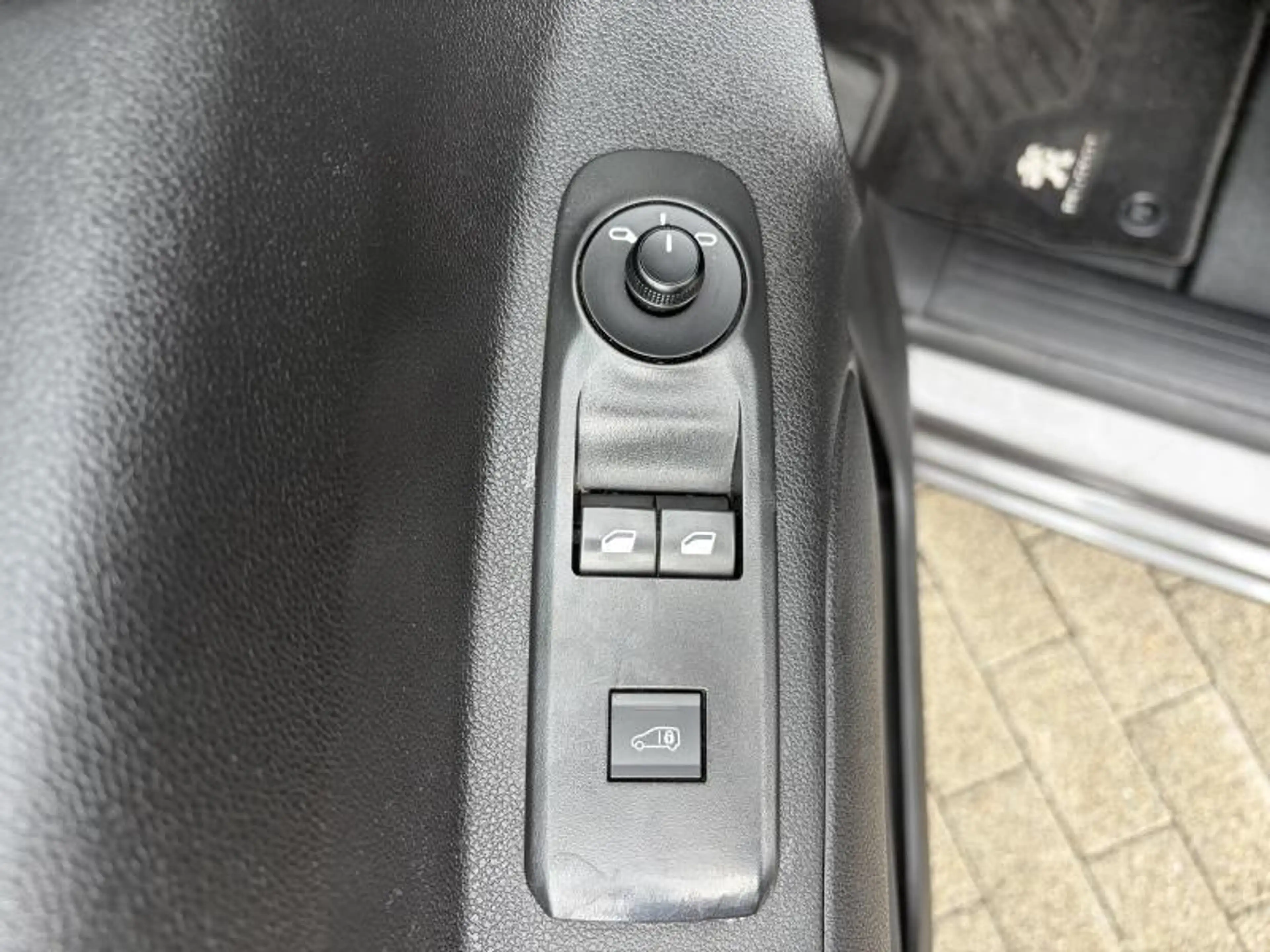 Peugeot Partner Comfort L1H1 — photo 12