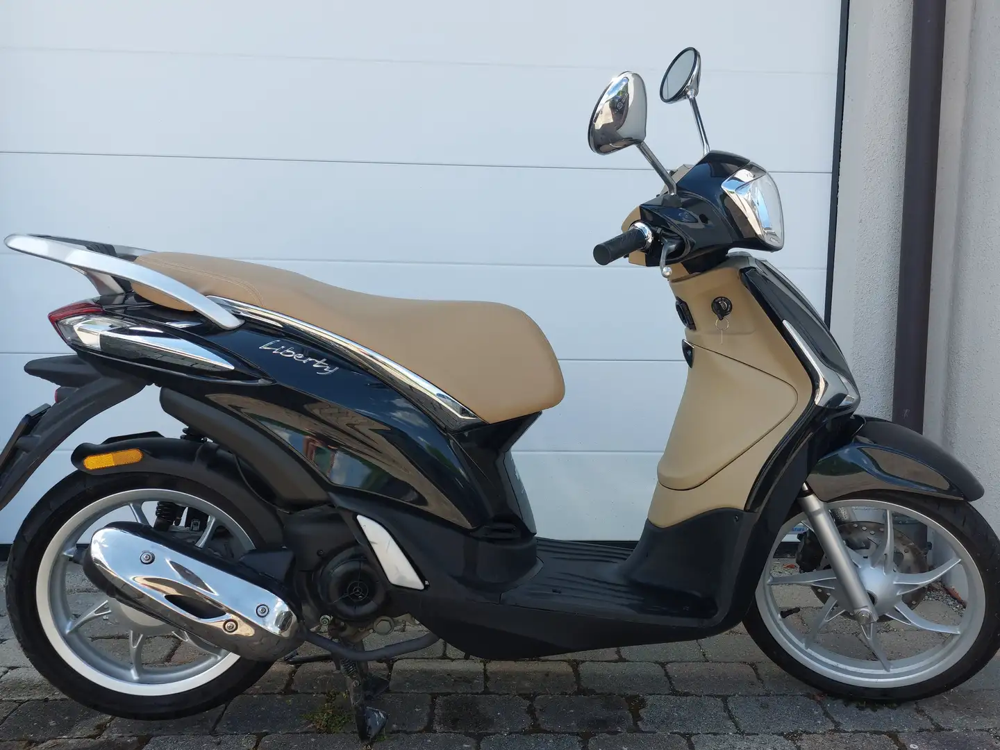 Piaggio Liberty 50 iGet E4 Negro - 1