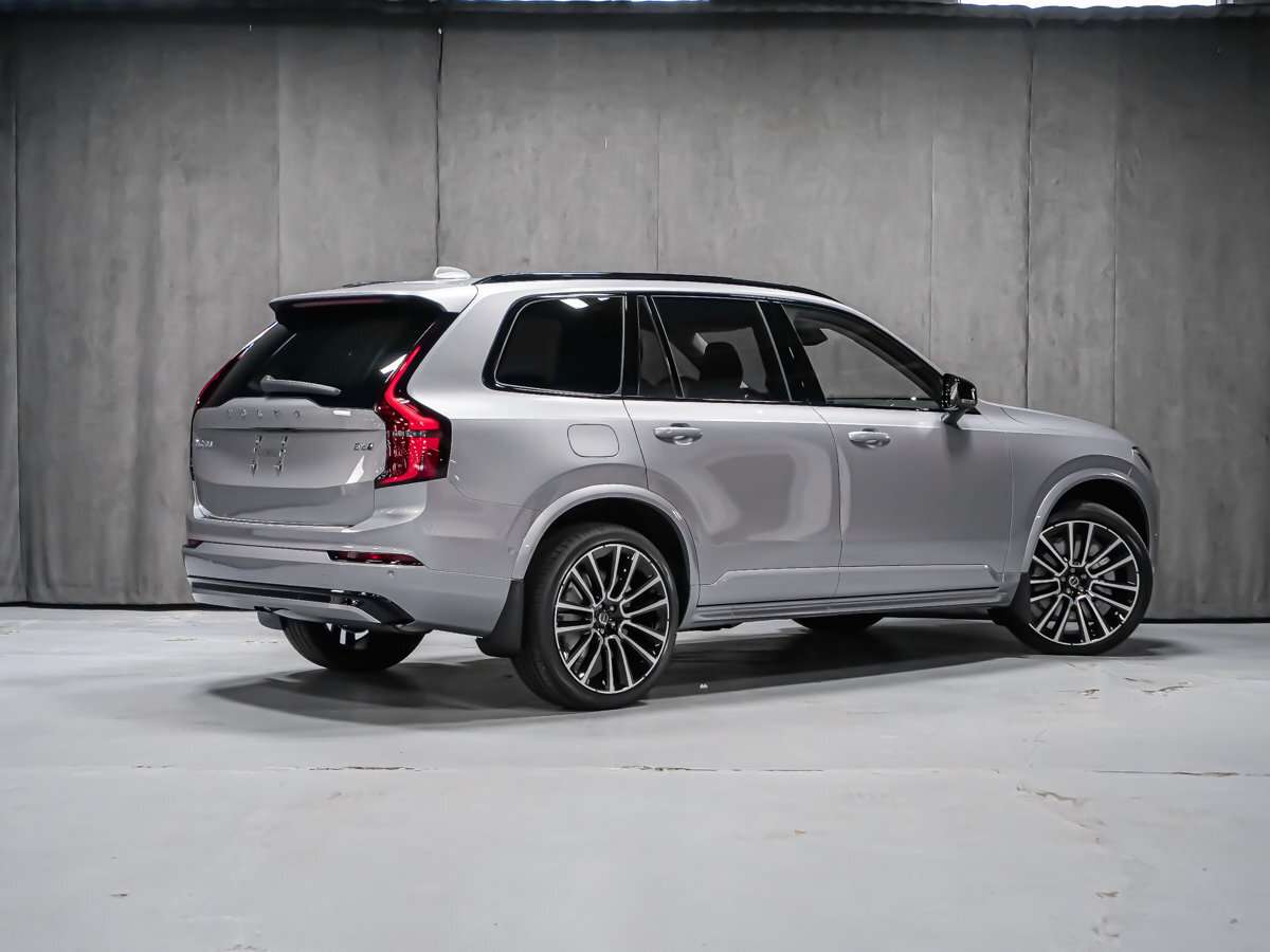 2026 Volvo XC90 Plus 7-Seater (Dark Theme) alt 5