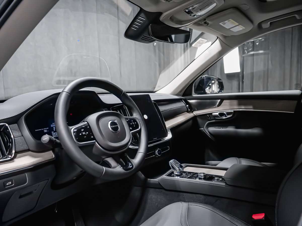 2026 Volvo XC90 Plus 7-Seater (Dark Theme) thumb 7