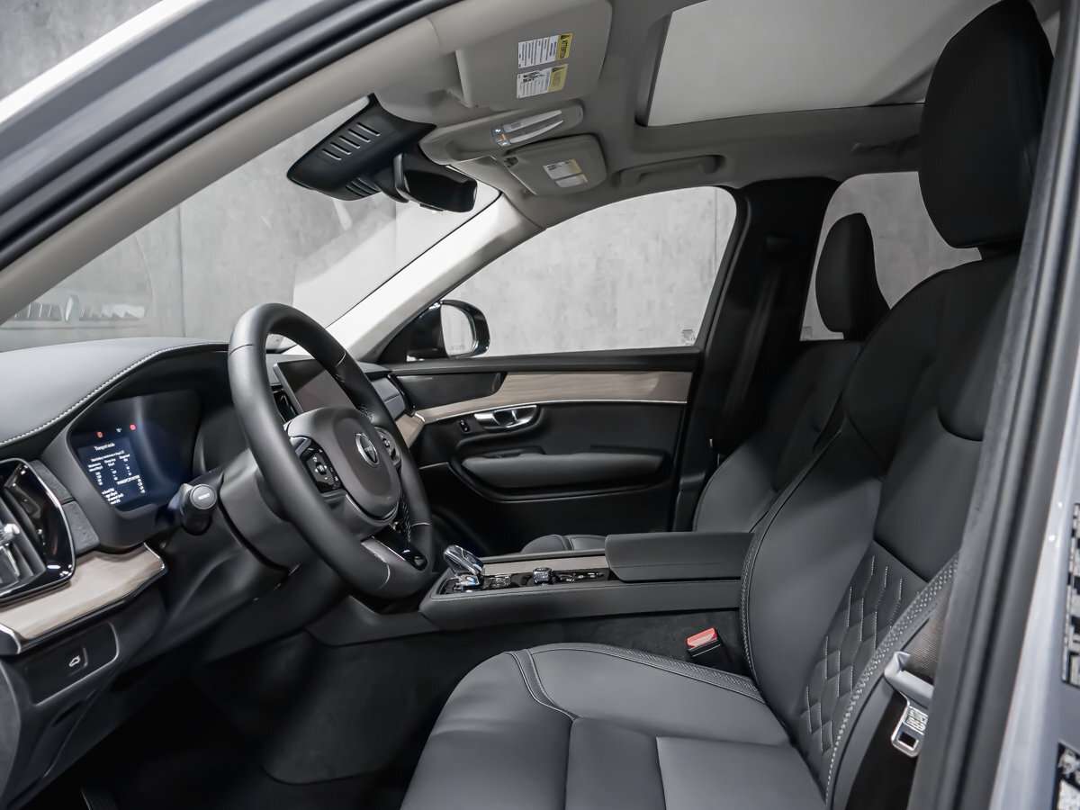 2026 Volvo XC90 Plus 7-Seater (Dark Theme) thumb 14