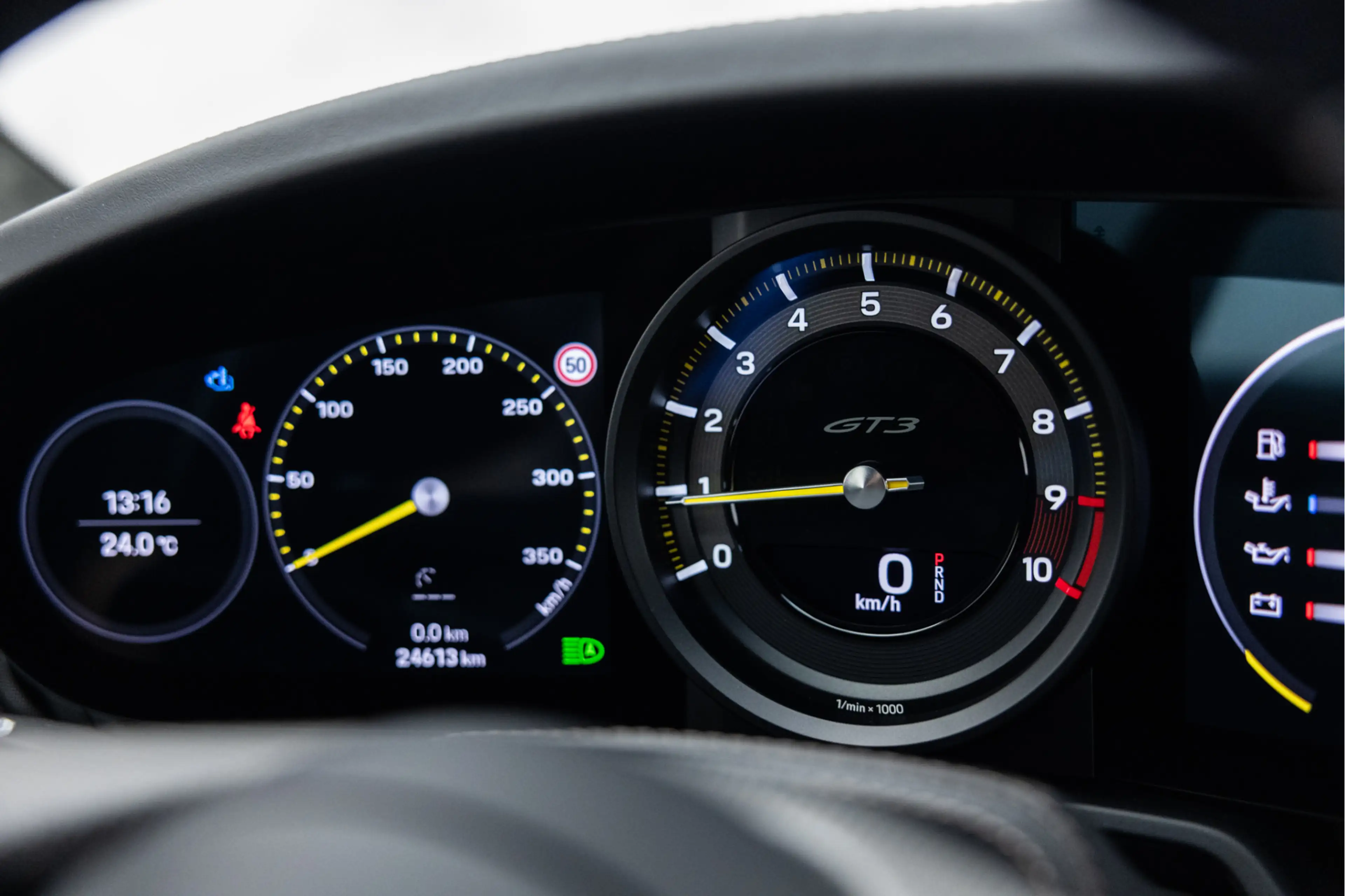 Porsche 992 992 4.0 GT3 | PTS | Clubsport | PCCB | Lift | Carb — photo 43