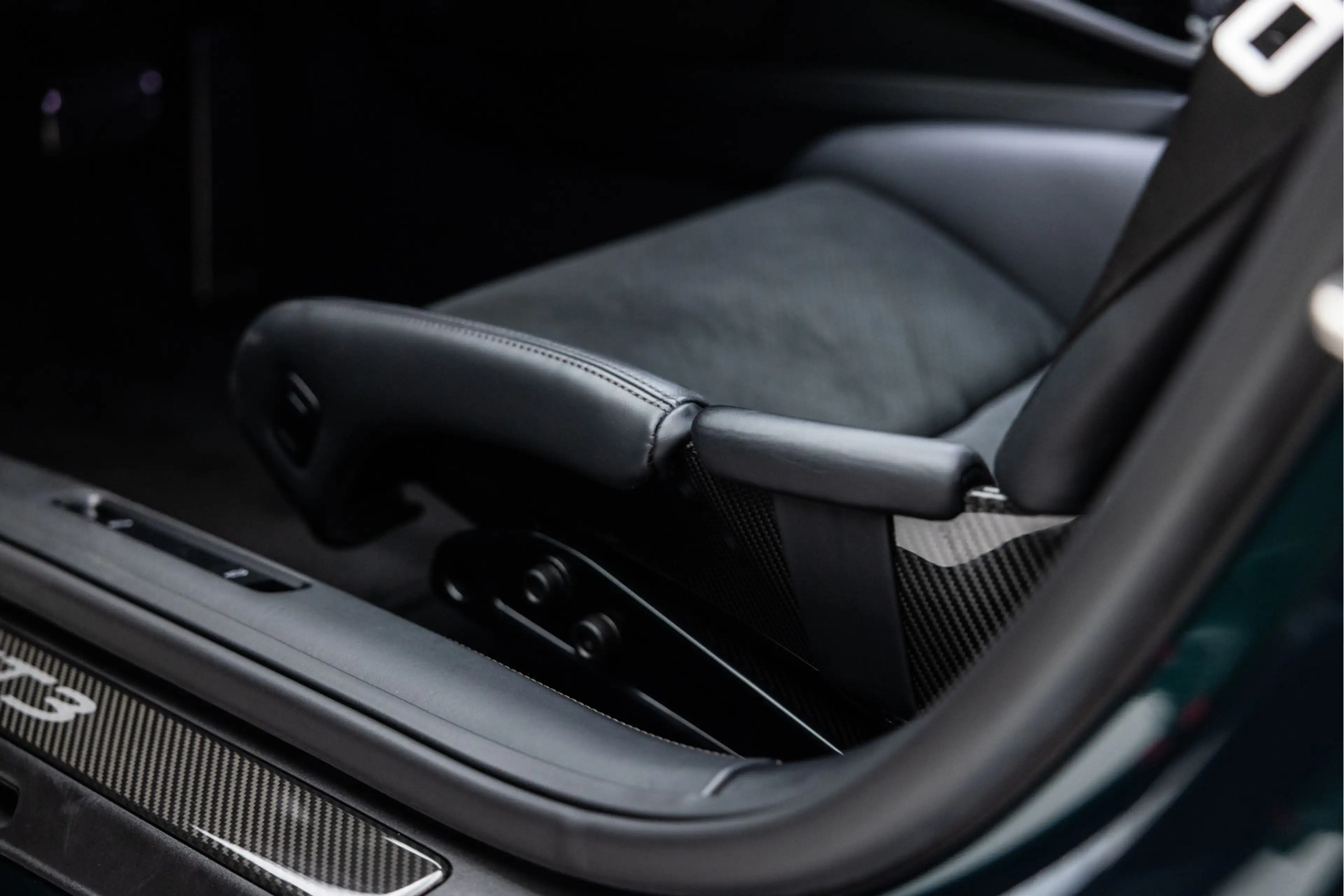 Porsche 992 992 4.0 GT3 | PTS | Clubsport | PCCB | Lift | Carb — photo 26