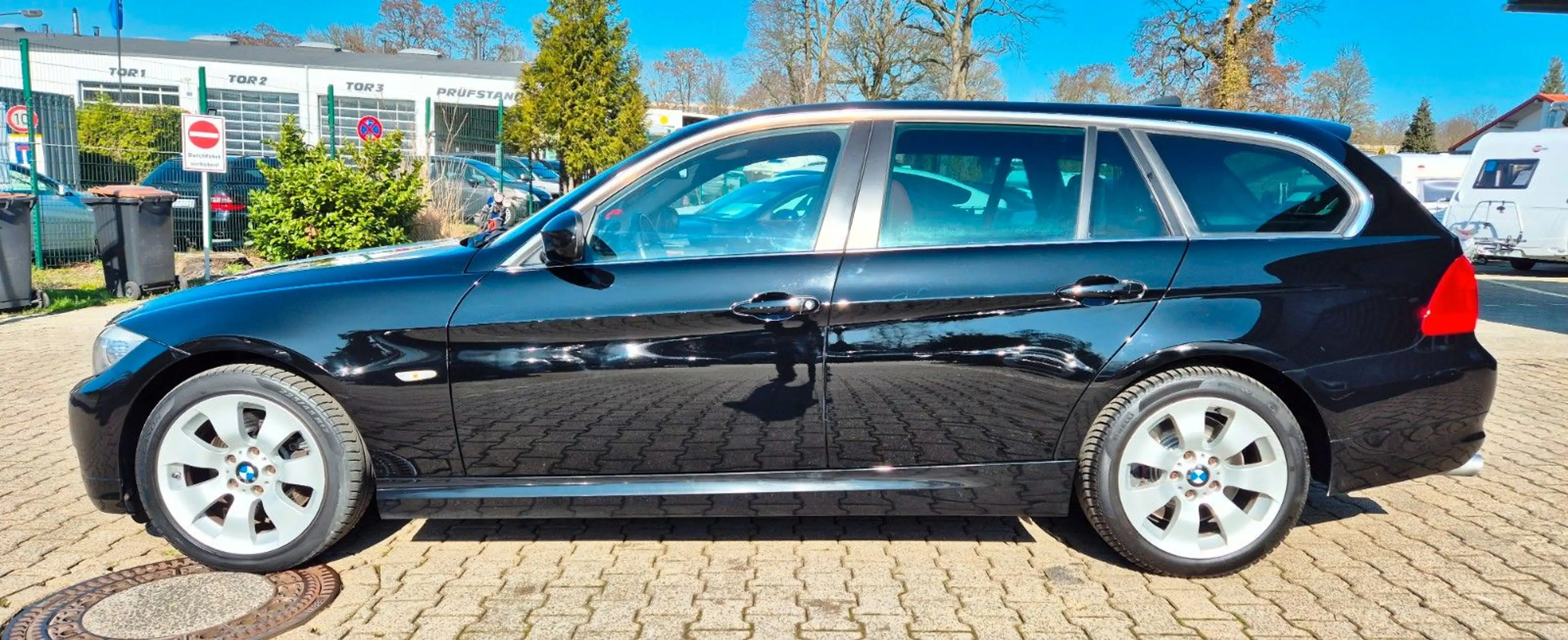 BMW 325 i xDrive Touring 6 ZYLINDER 218 PS — photo 2
