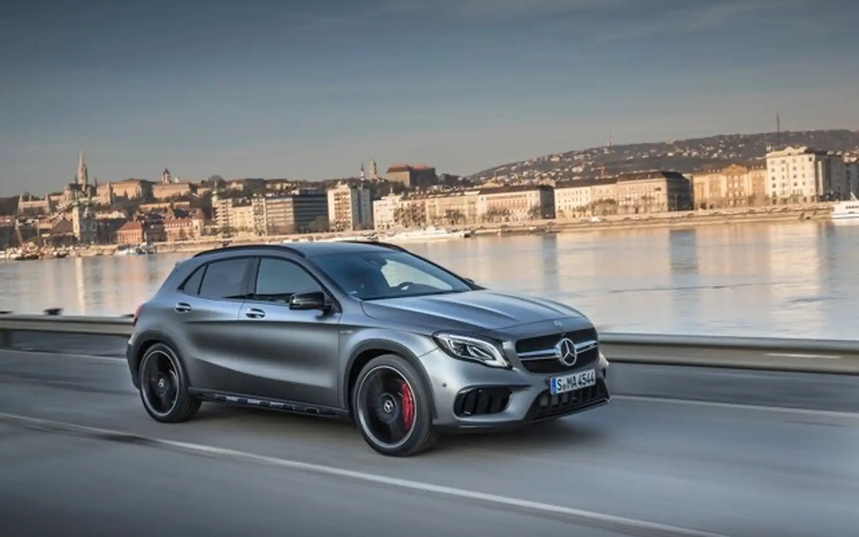 Mercedes-Benz GLA 200 d Premium 4matic auto - 1