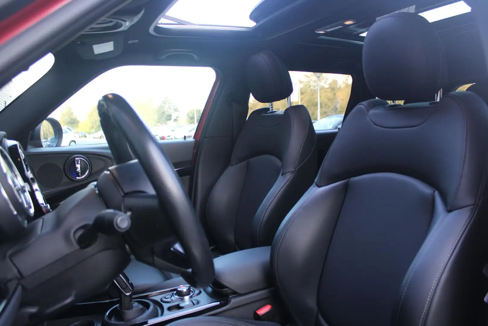 MINI Cooper Clubman 1.5 136PK CHILI AUTOMAAT | PANORAMISCH SCHUIF/KANT Rouge - 2