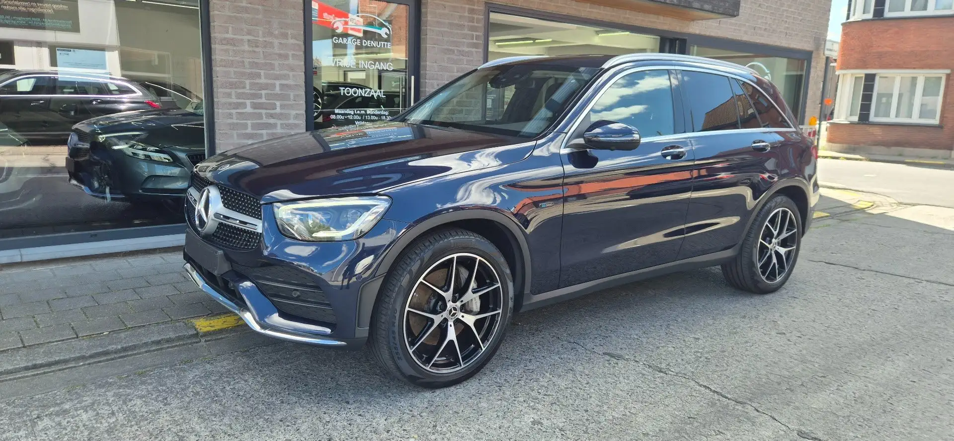 Mercedes-Benz GLC 300 e 4-Matic PHEV AMG-Line Airmatic Bleu - 1