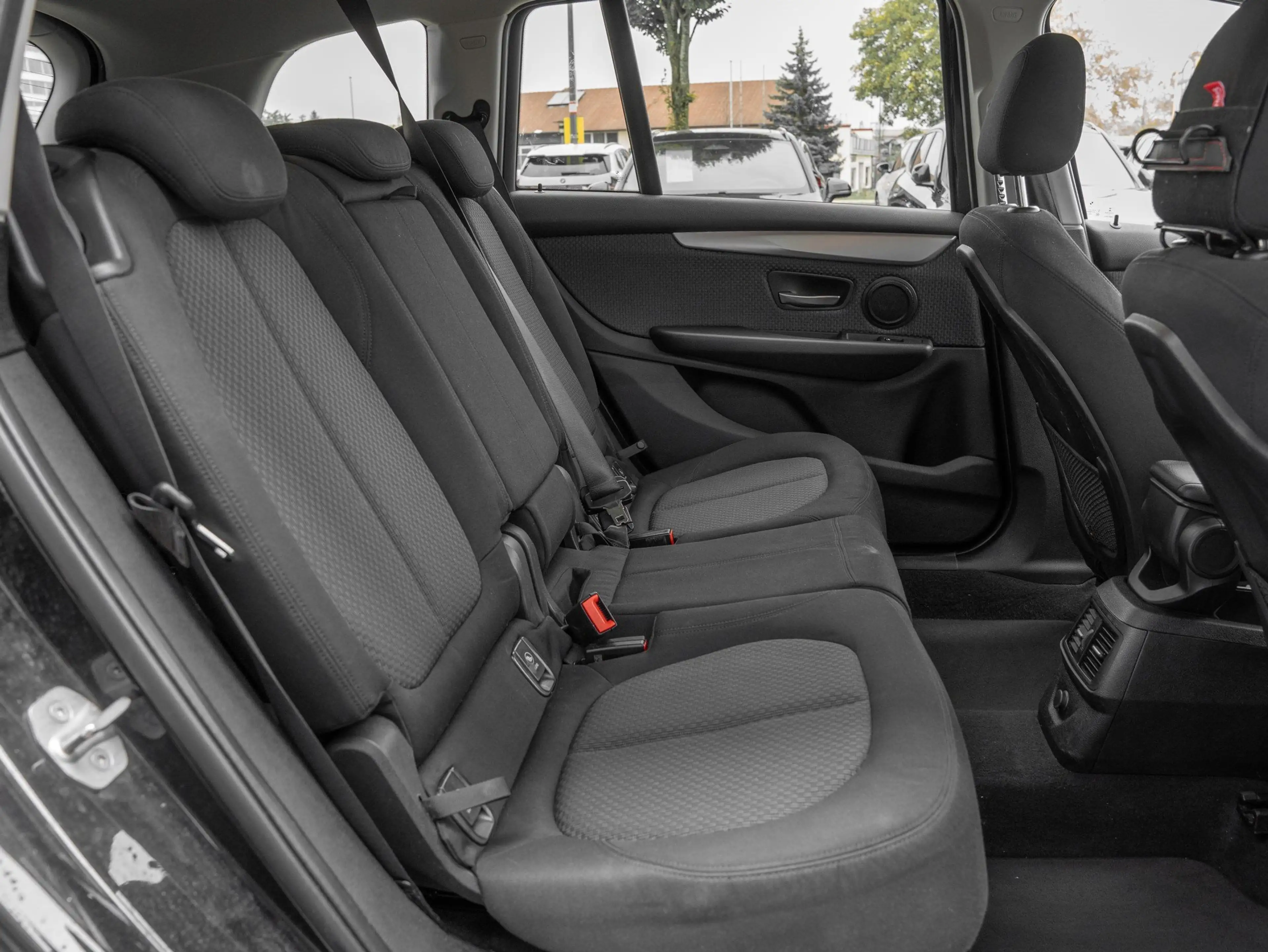 BMW 218 d Gran Tourer 7-Sitz LED 2-ZKlima SitzHZ — photo 4