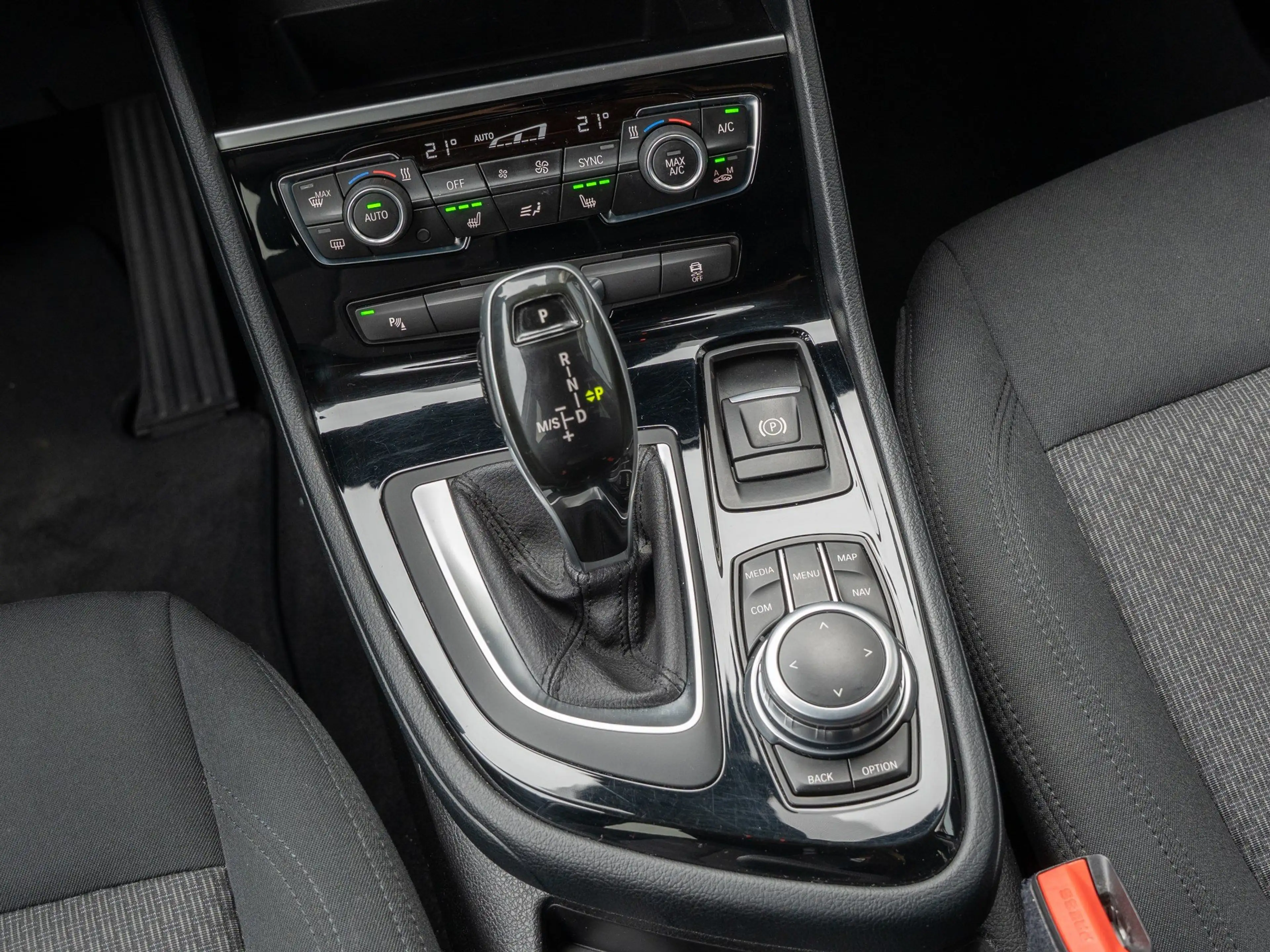 BMW 218 d Gran Tourer 7-Sitz LED 2-ZKlima SitzHZ — photo 7