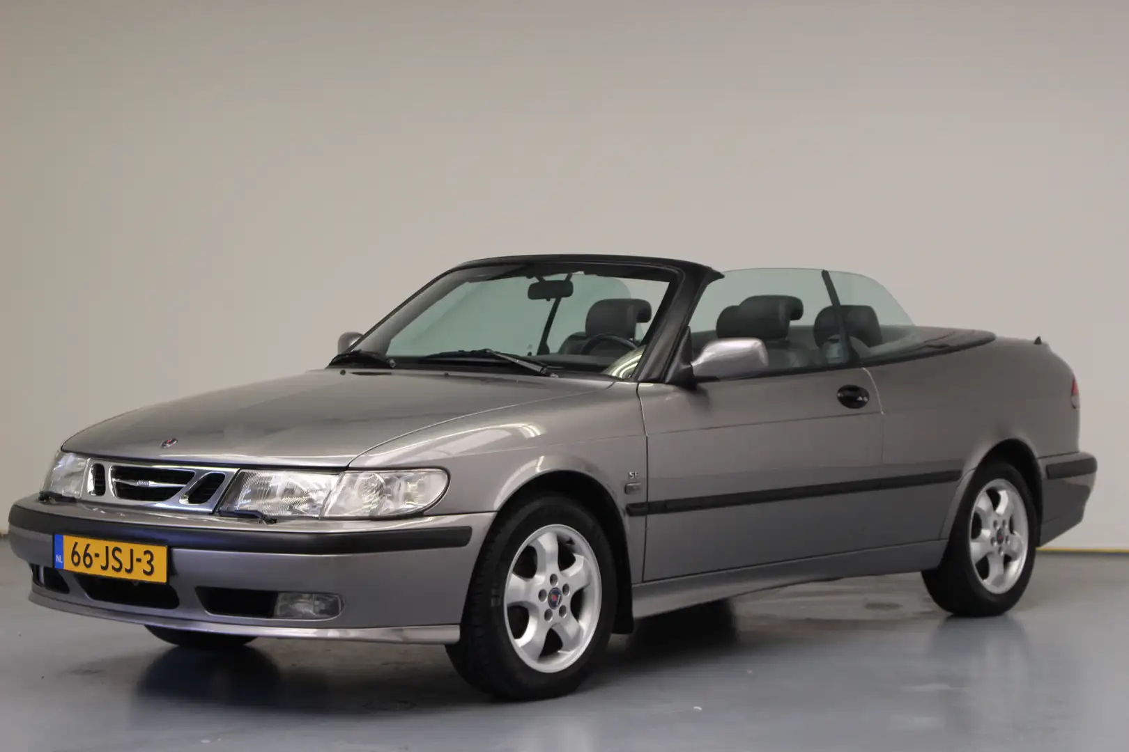 Saab 9-3 Cabrio 2.0t SE 150pk | Nieuw Dak | Leer | Trekhaak Grijs - 1