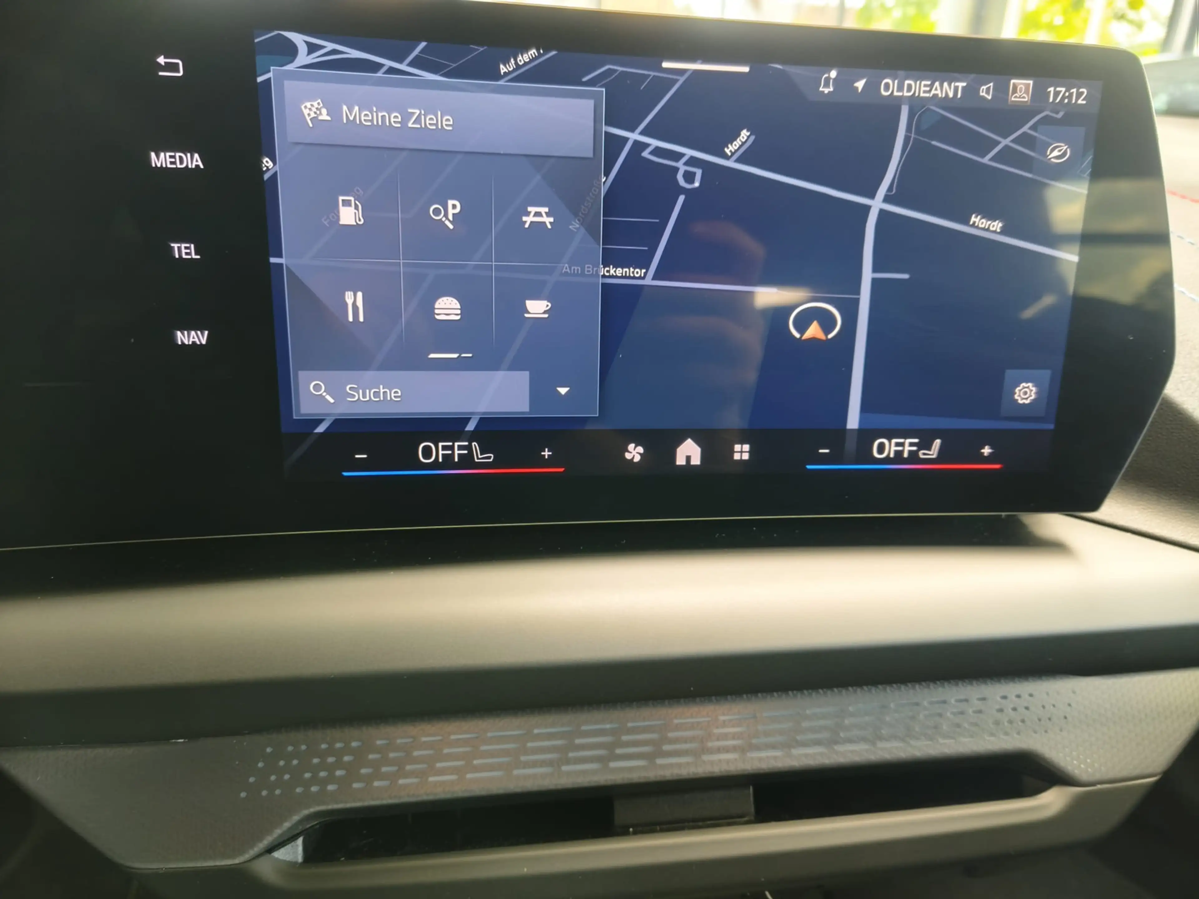 BMW 120 i M Sport PANO/Dr.As+/19"/ACC — photo 14