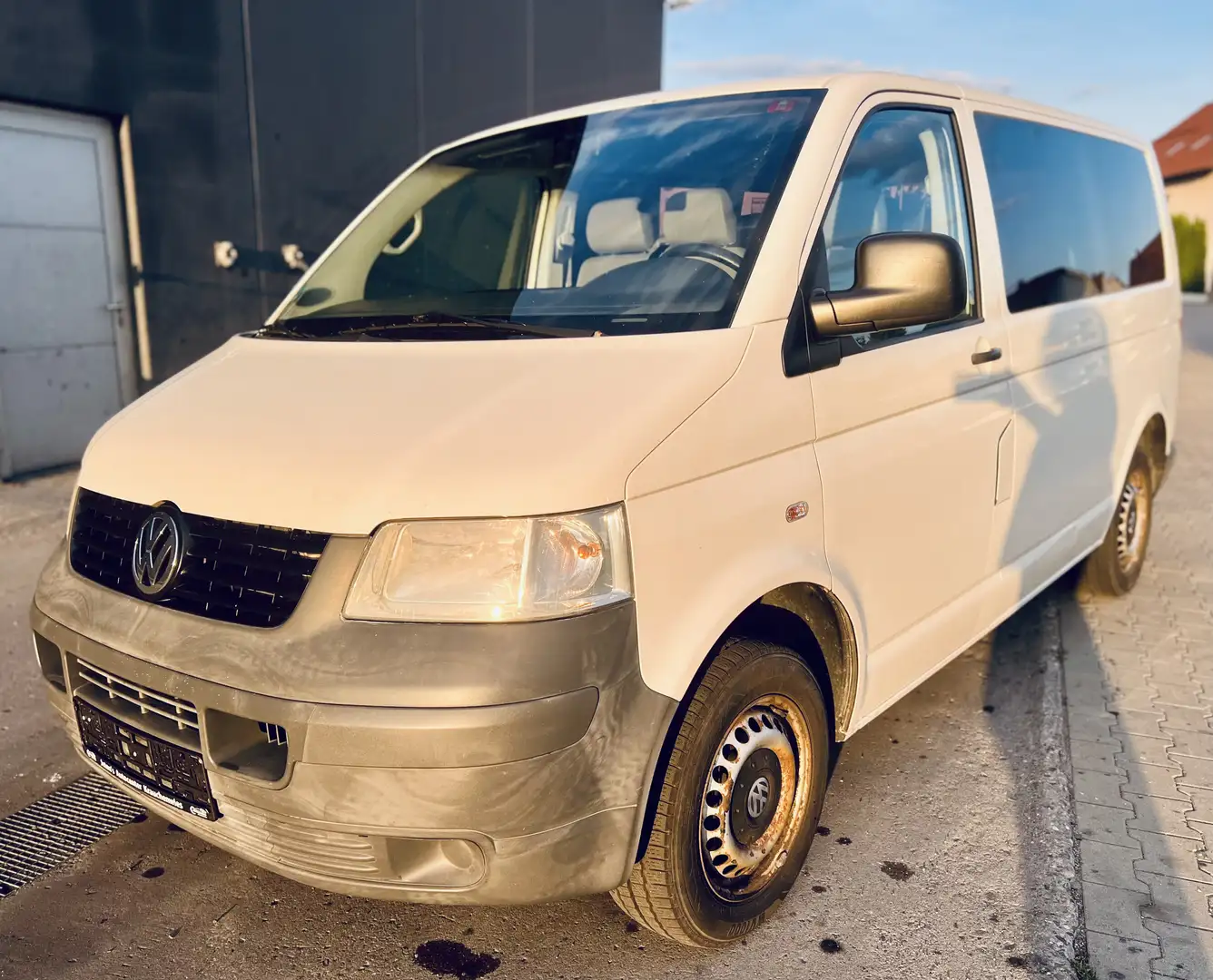 Volkswagen T5 Kombi Caravelle, TÜV NEU, AHK Blanc - 1