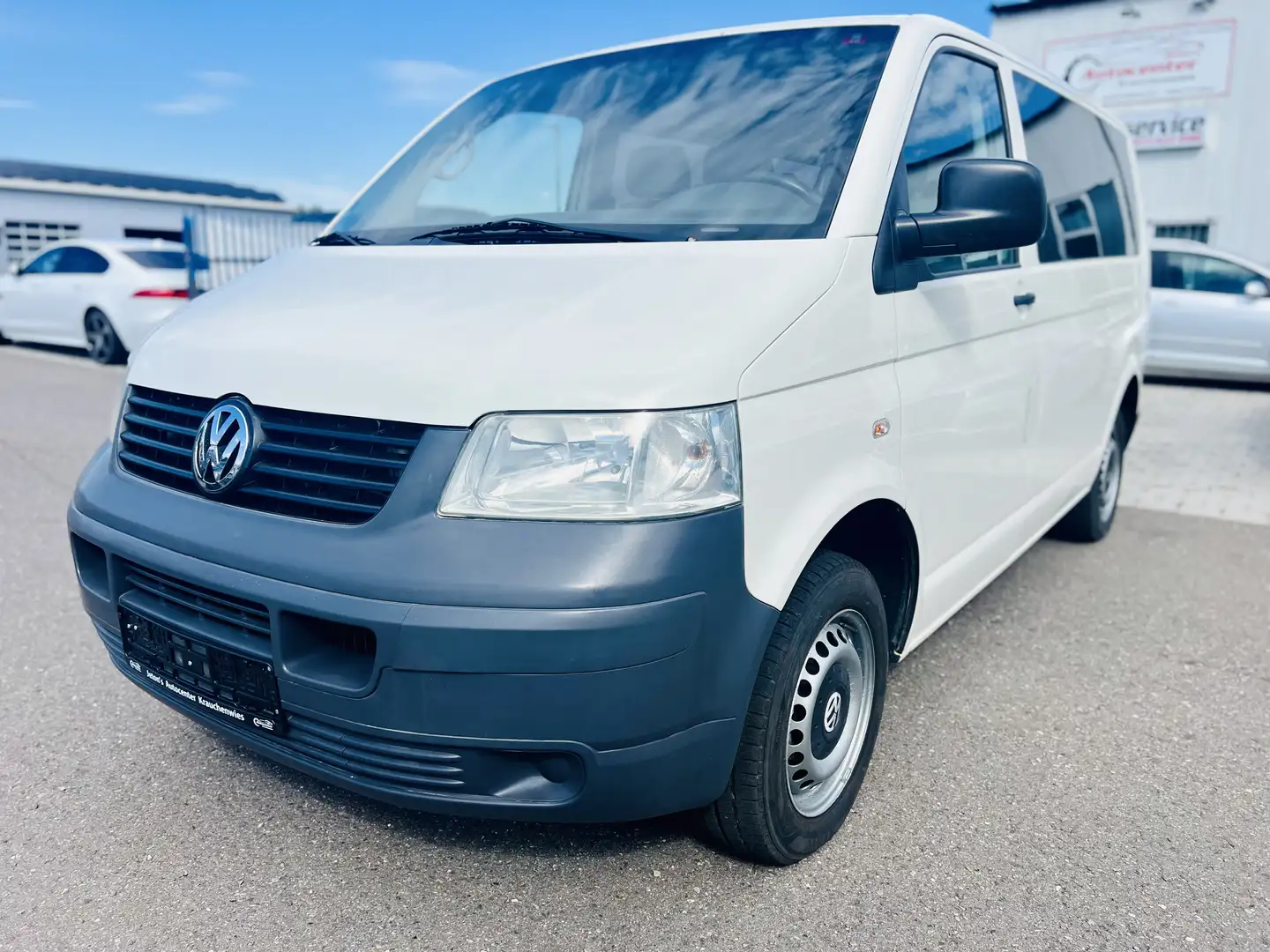 Volkswagen T5 Kombi Caravelle, TÜV NEU, AHK Weiß - 1