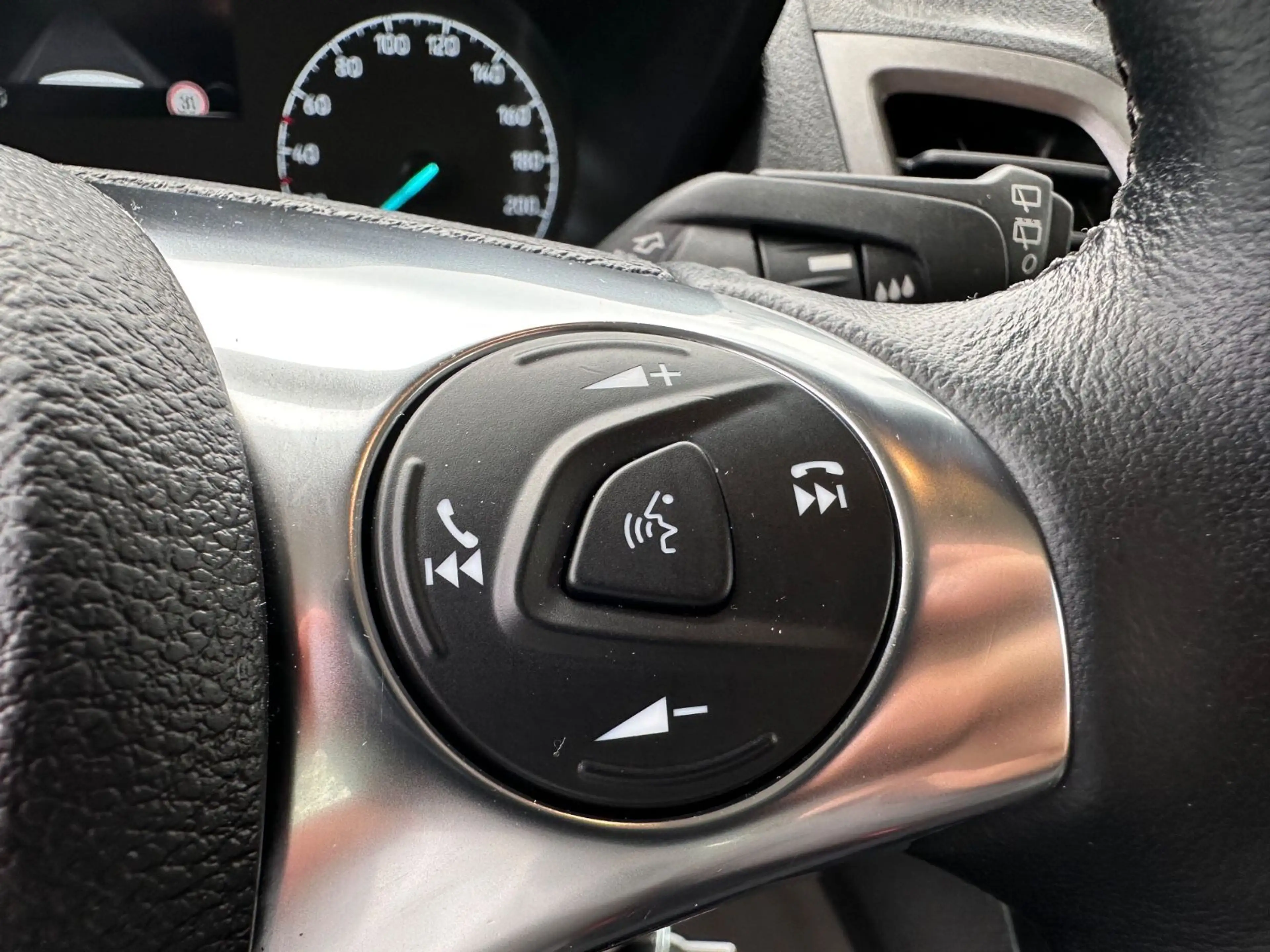 Ford Transit Connect Kombi Navi PDC Kamera 5-Sitzer — photo 23