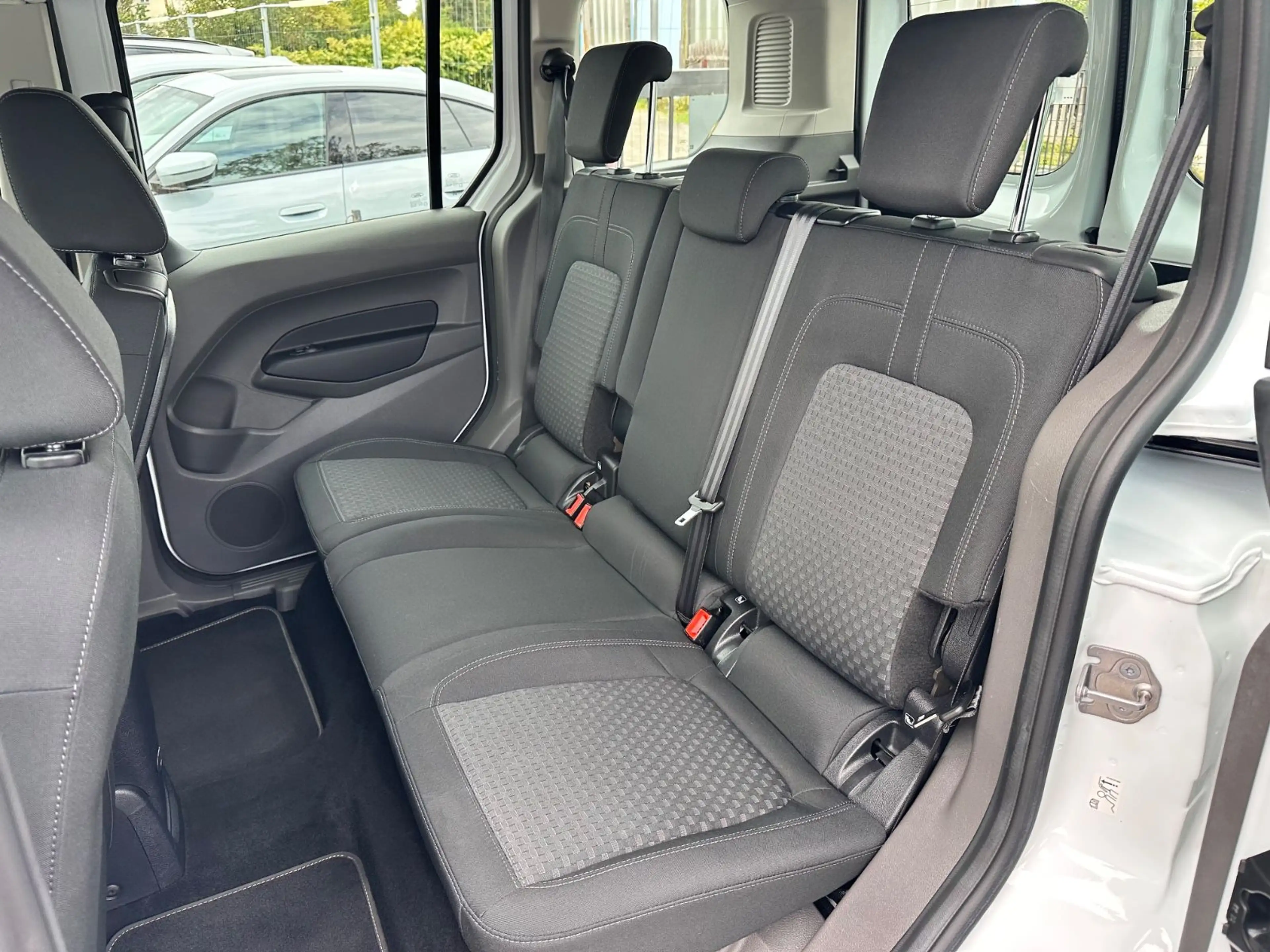 Ford Transit Connect Kombi Navi PDC Kamera 5-Sitzer — photo 15
