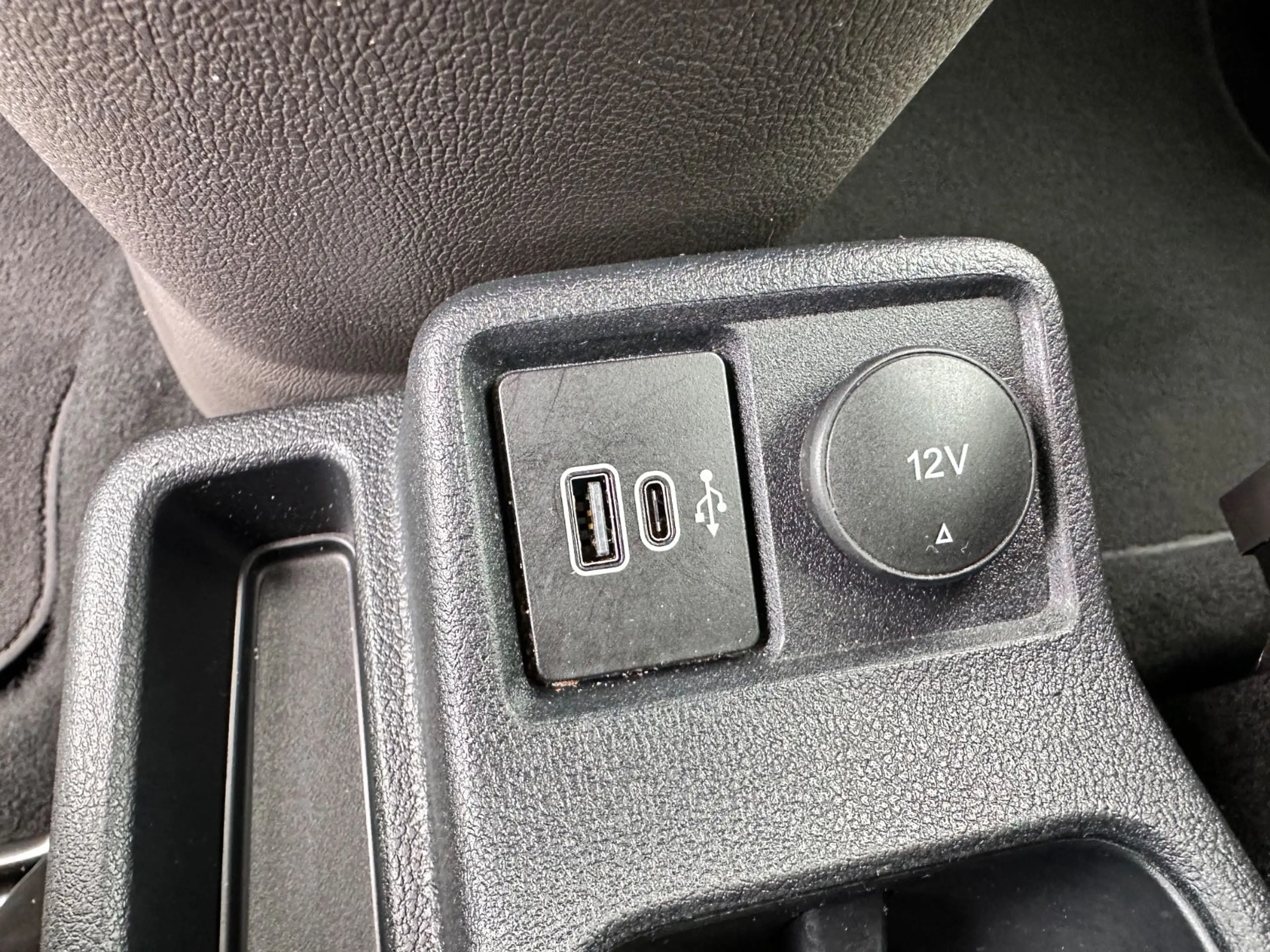 Ford Transit Connect Kombi Navi PDC Kamera 5-Sitzer — photo 19