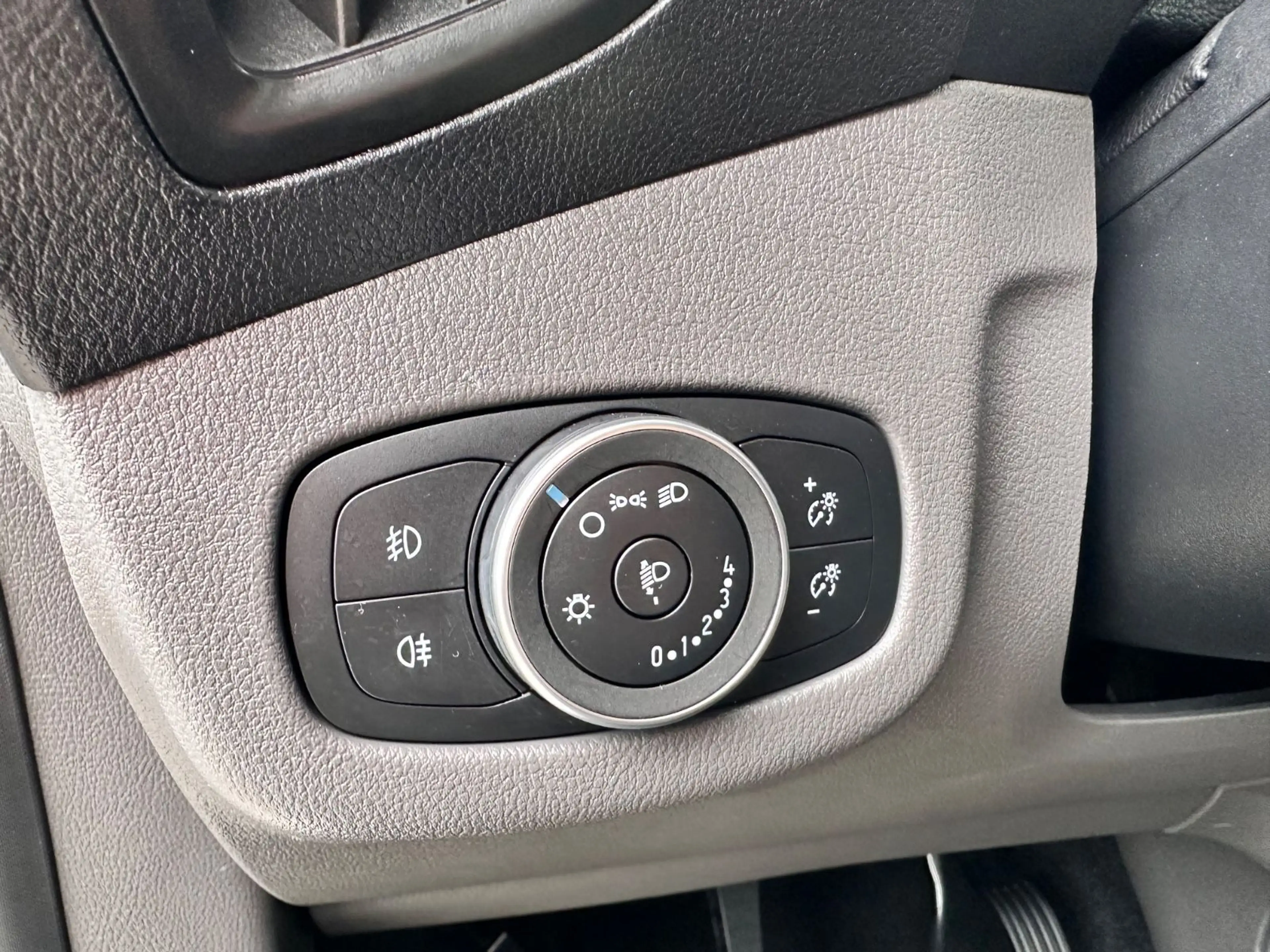 Ford Transit Connect Kombi Navi PDC Kamera 5-Sitzer — photo 29