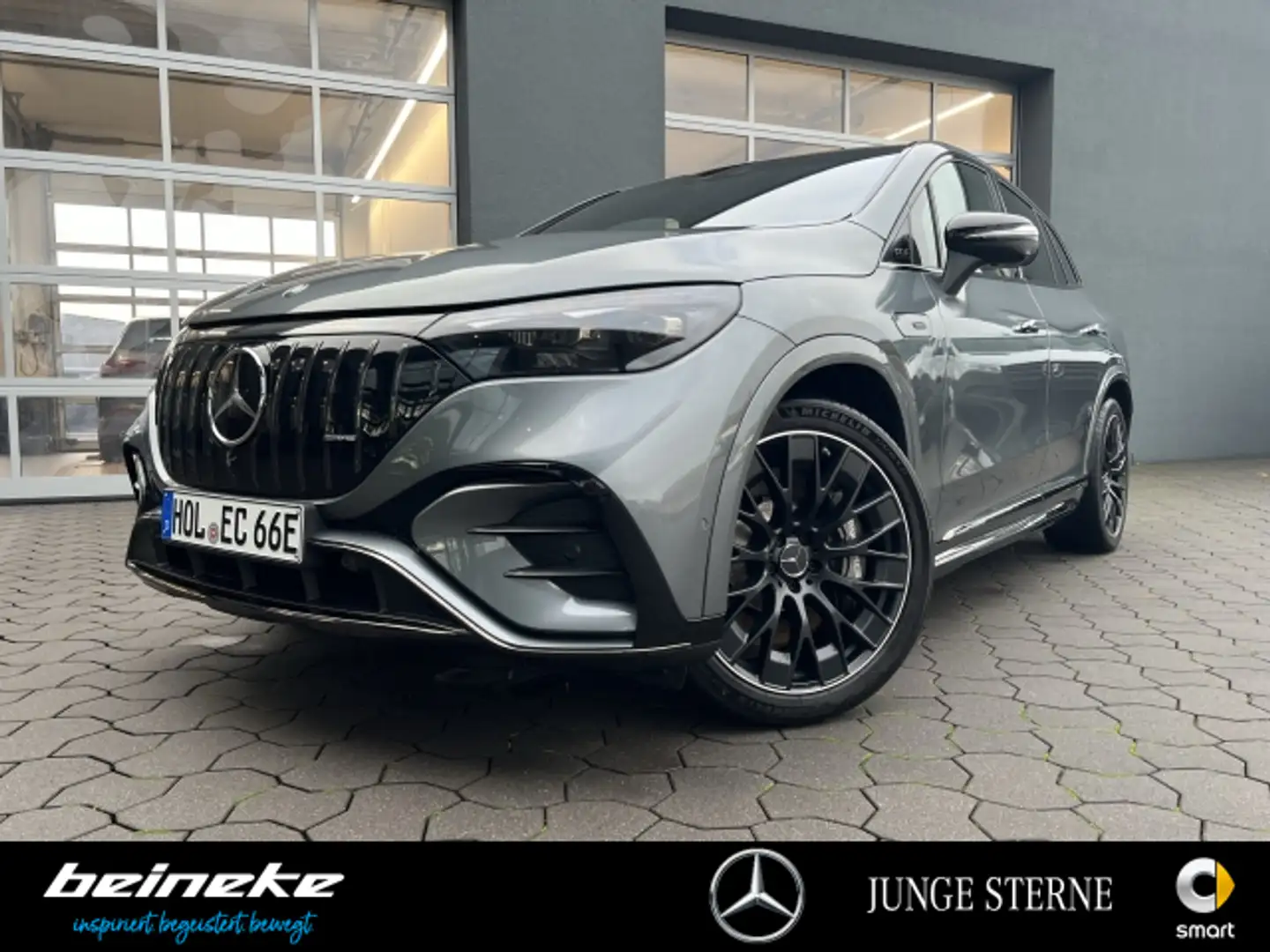 Mercedes-Benz EQE SUV EQE 43 AMG 4M SUV Hyper 21'' AHK Pano Distr Burm Grau - 2
