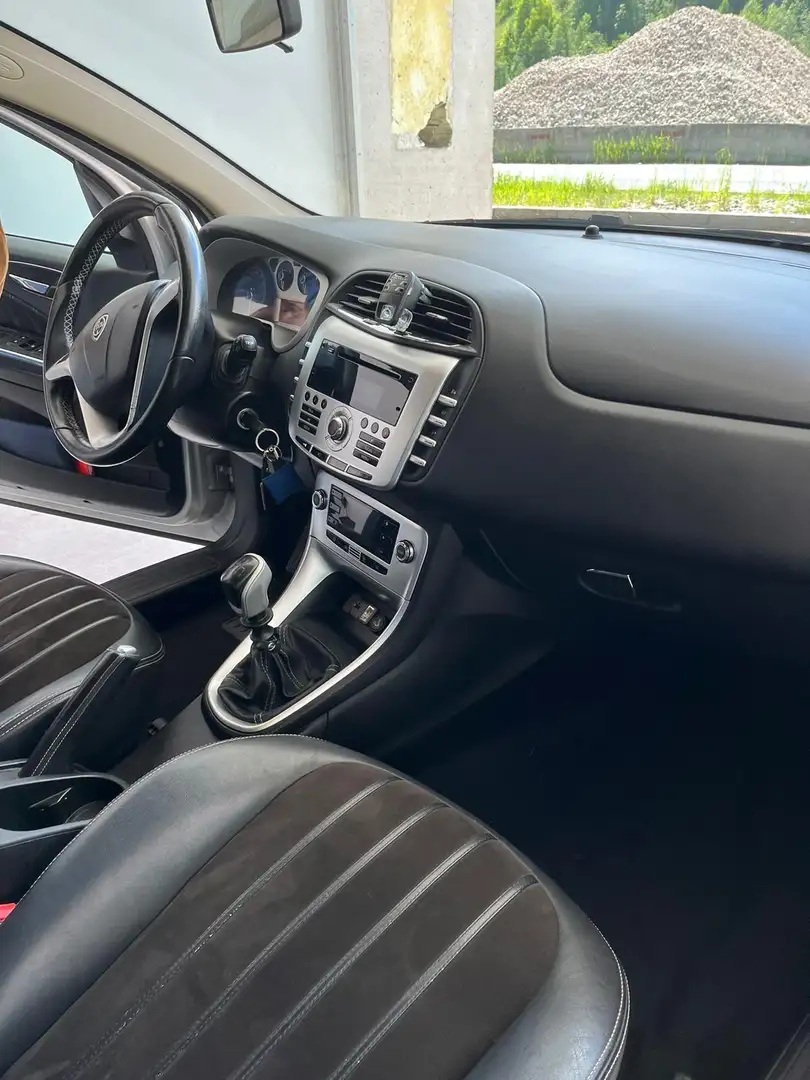 Lancia Delta Ezüst - 2