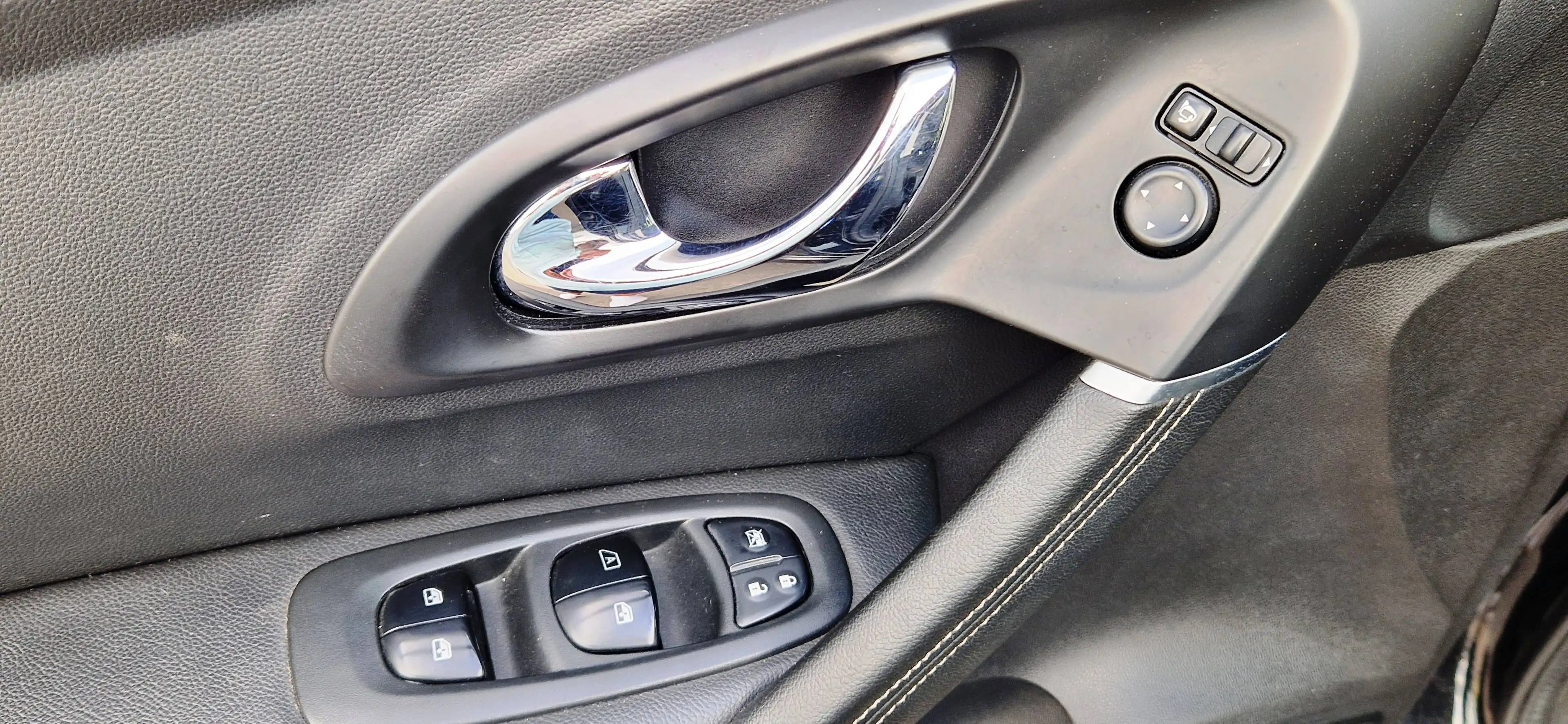 Renault Kadjar Bose Edition 4x4/Navi/Leder/PDC/Kamera/Euro6/2Hand/Finanzierung ab 6,99% — photo 21