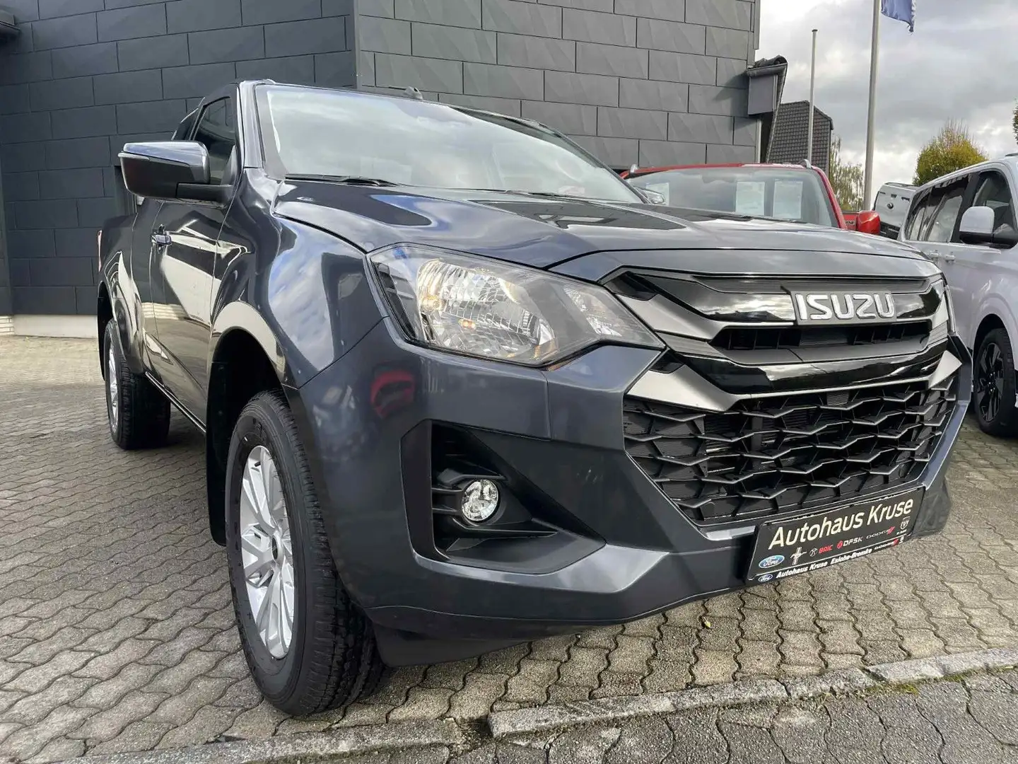 Isuzu D-Max Space Cab 4x4 Aut. LS 120kW Gris - 1